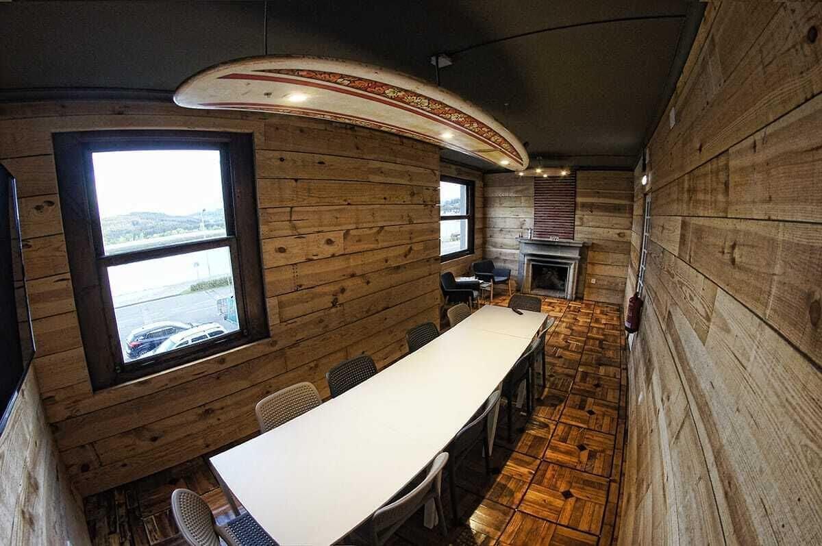 Sala de Reuniones Carving Surf Hostel