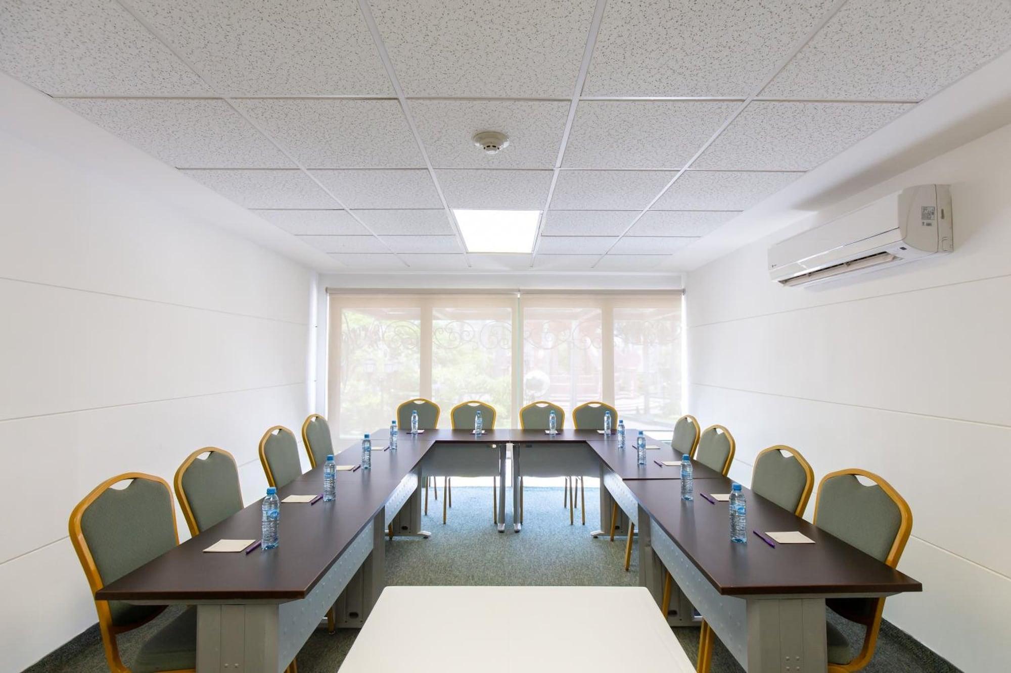 Sala de Reuniones HS HOTSSON Smart Value Tampico