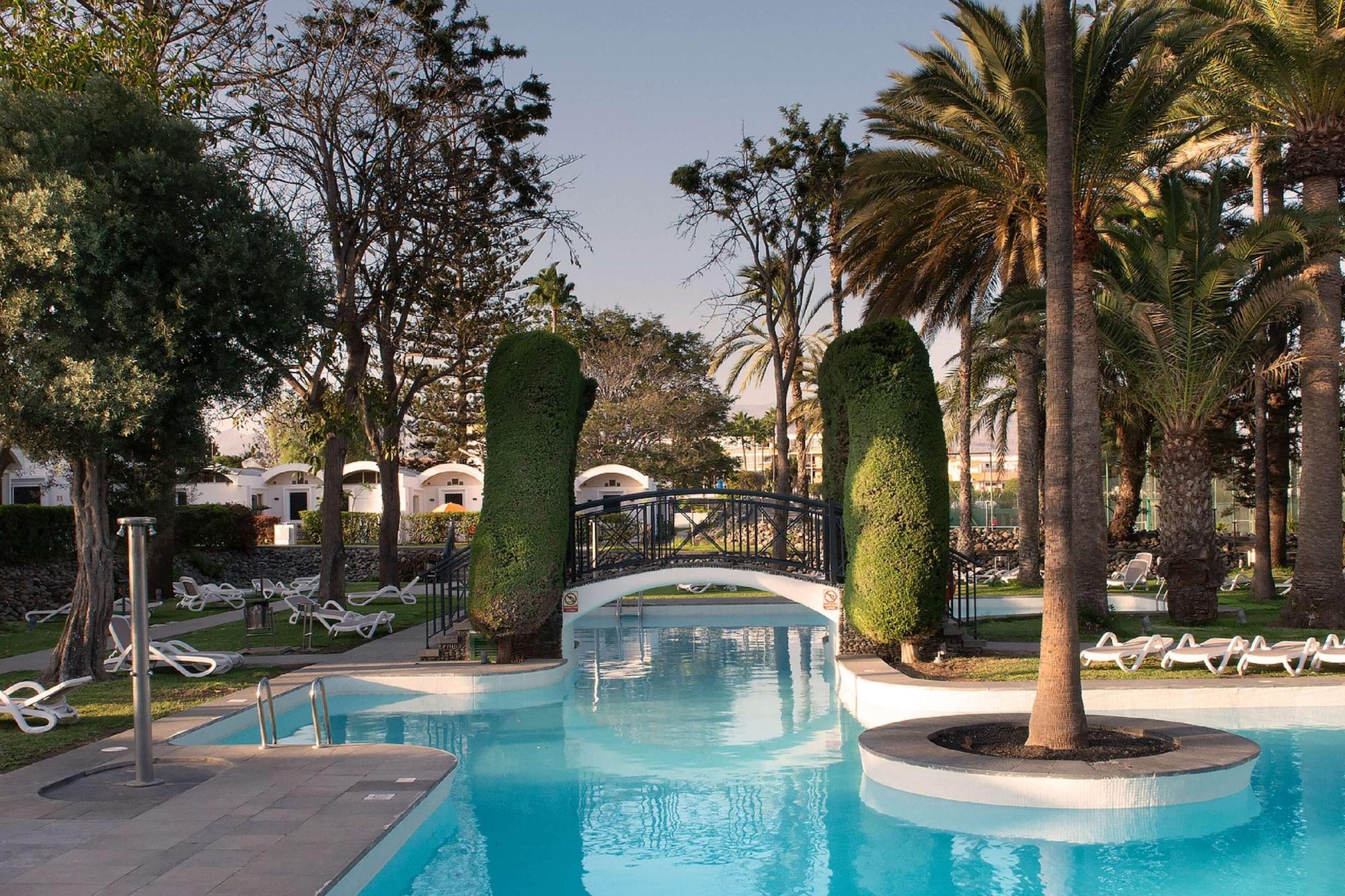 Vista Piscina Bungalows Cordial Biarritz