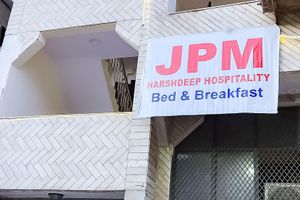 Alojamiento - Roomshala 019 Hotel JPM