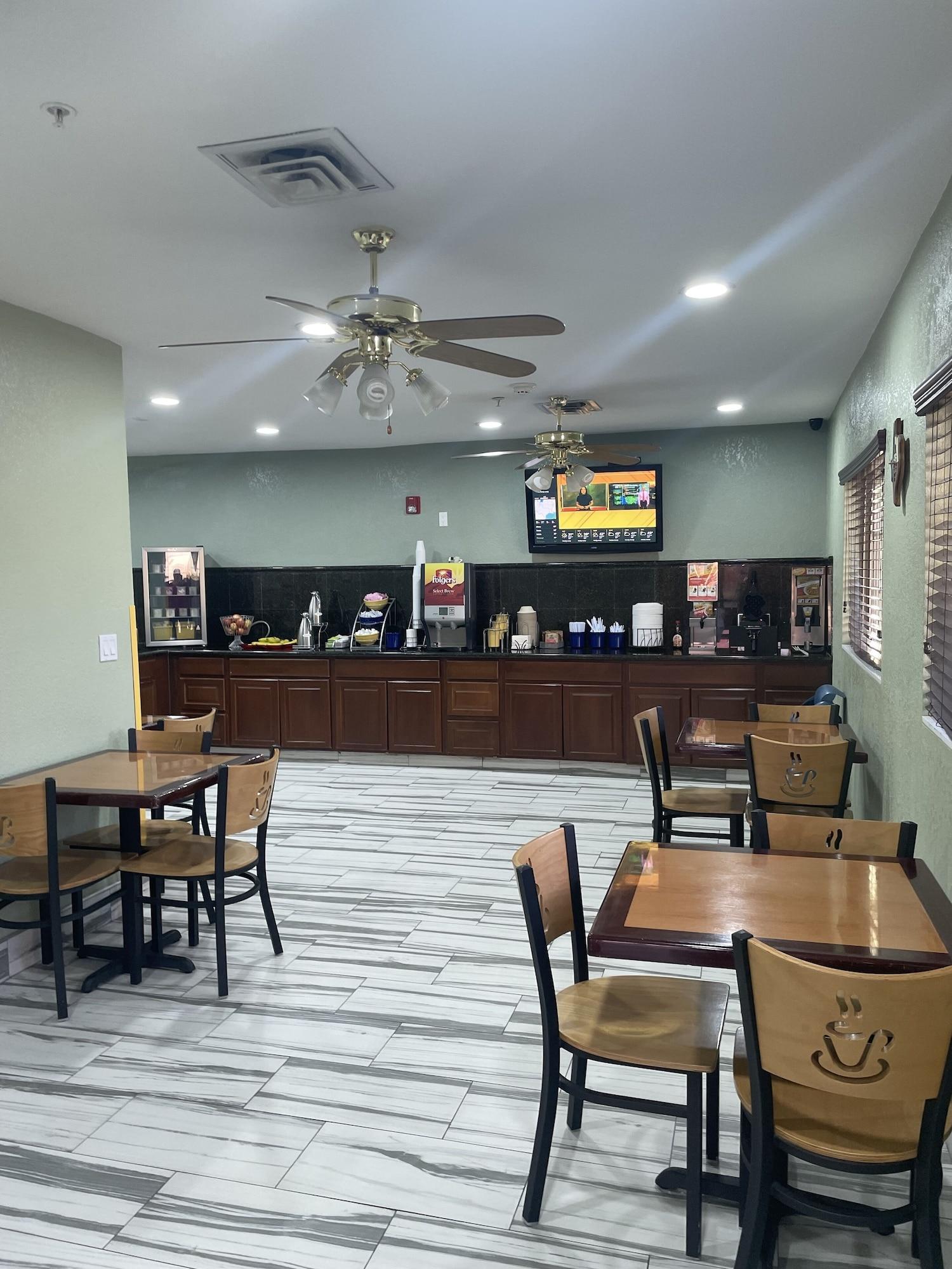 Restaurant Days Inn by Wyndham Childress