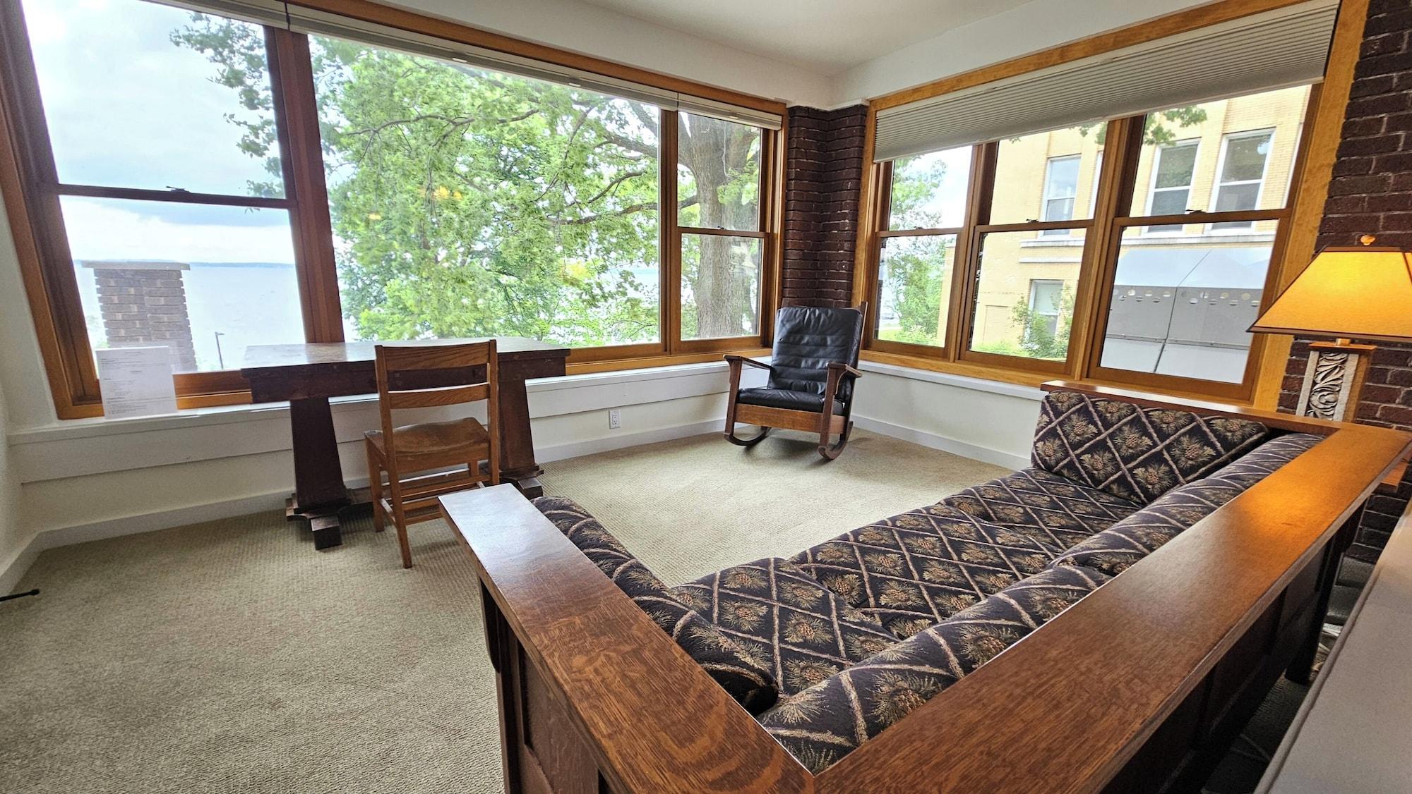 Comodidades del Alojamiento Mendota Lake House Inn