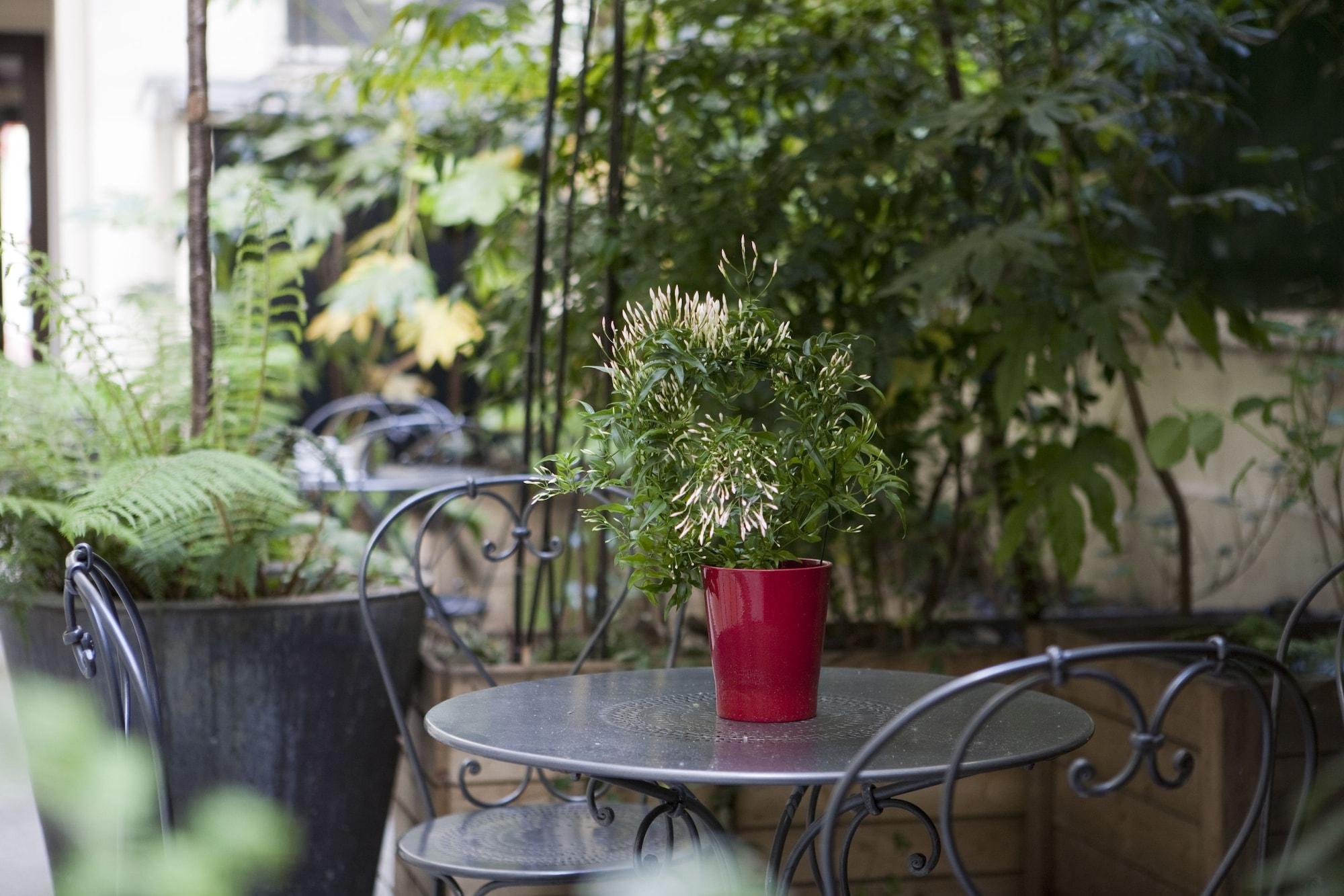 Restaurant HotelHome Paris 16