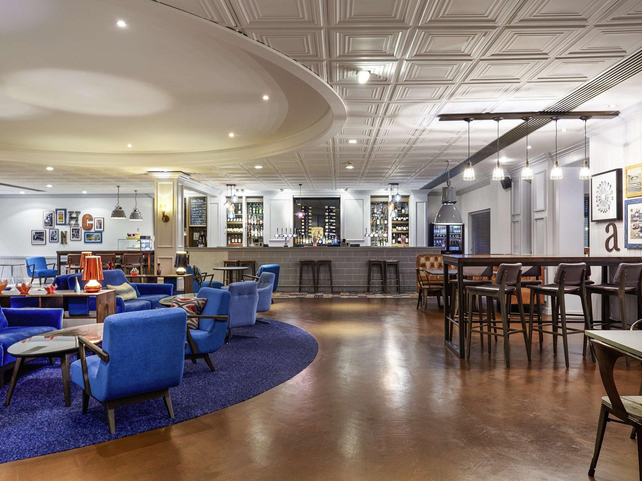 Bar/Salón Novotel London Stansted Airport