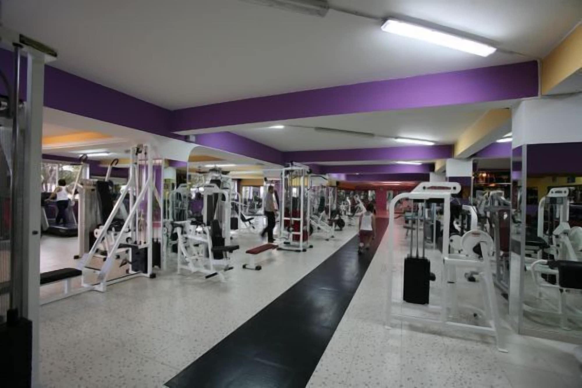 Gimnasio Hotel Company