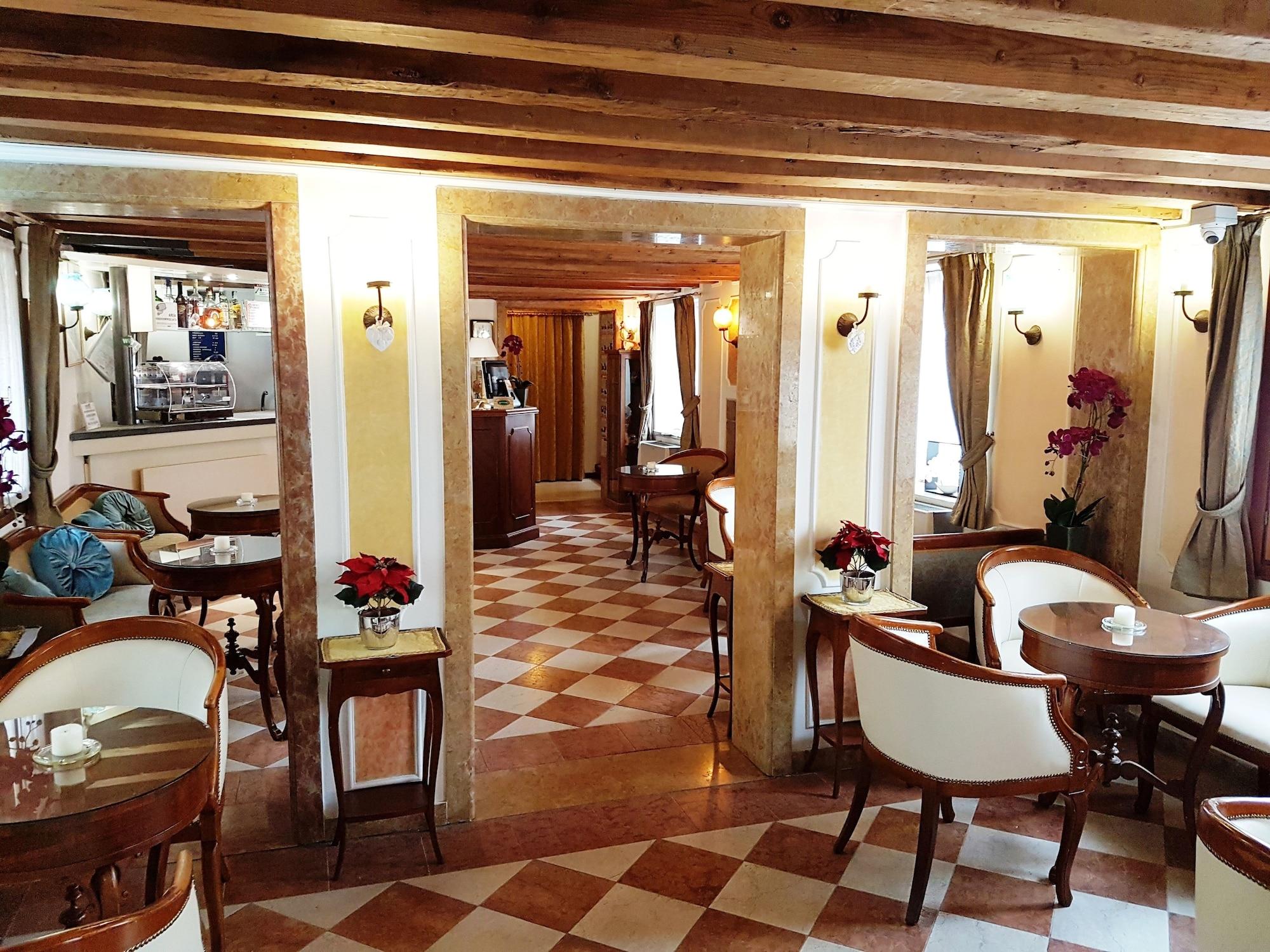 Vista Lobby Hotel San Gallo