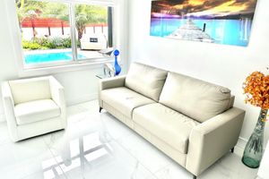 Alquiler Vacacional - Luxury heated salt water pool, Grill BBQ Serenity Oasis