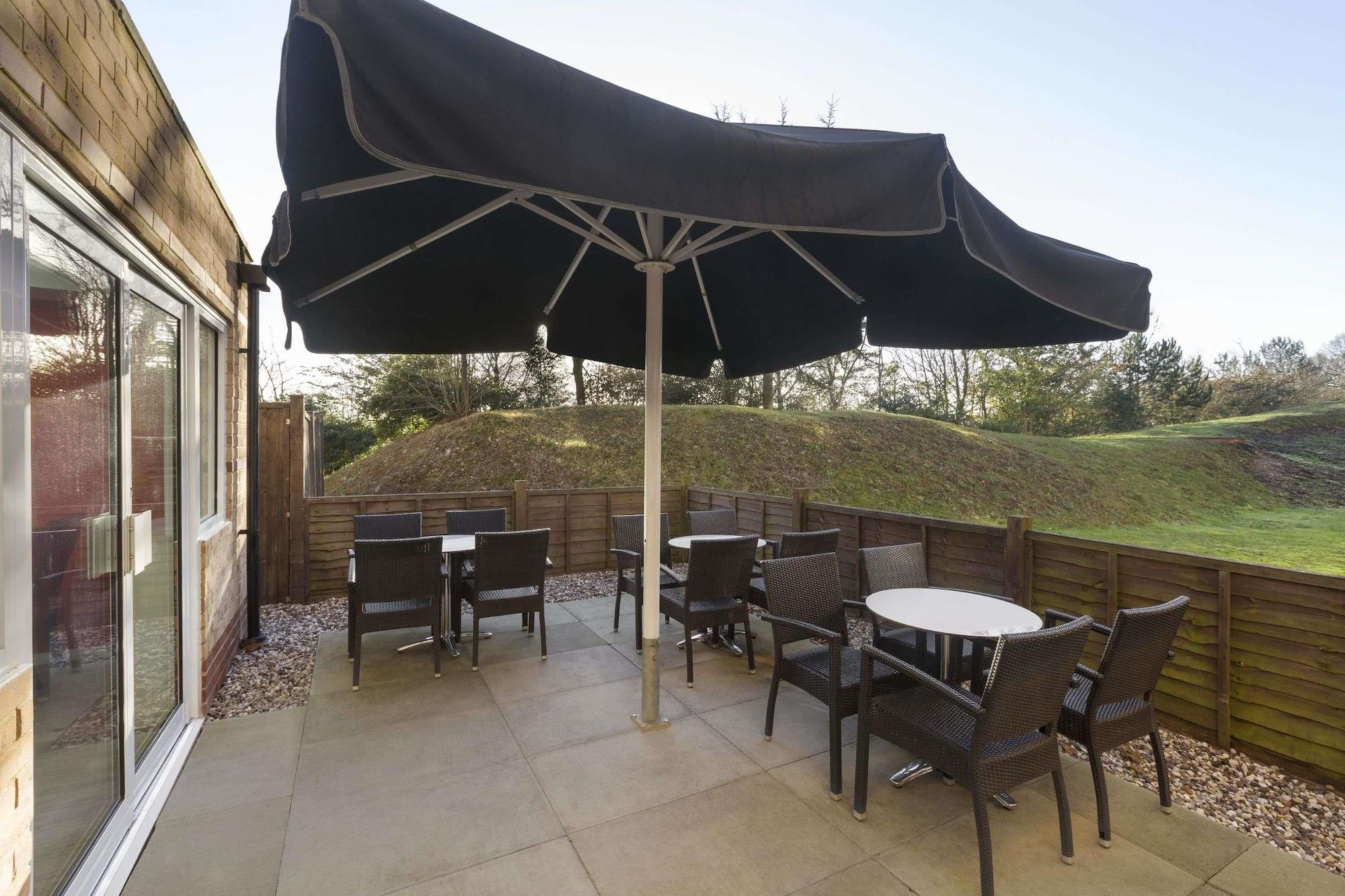 Vista Exterior Ramada by Wyndham London Stansted Airport