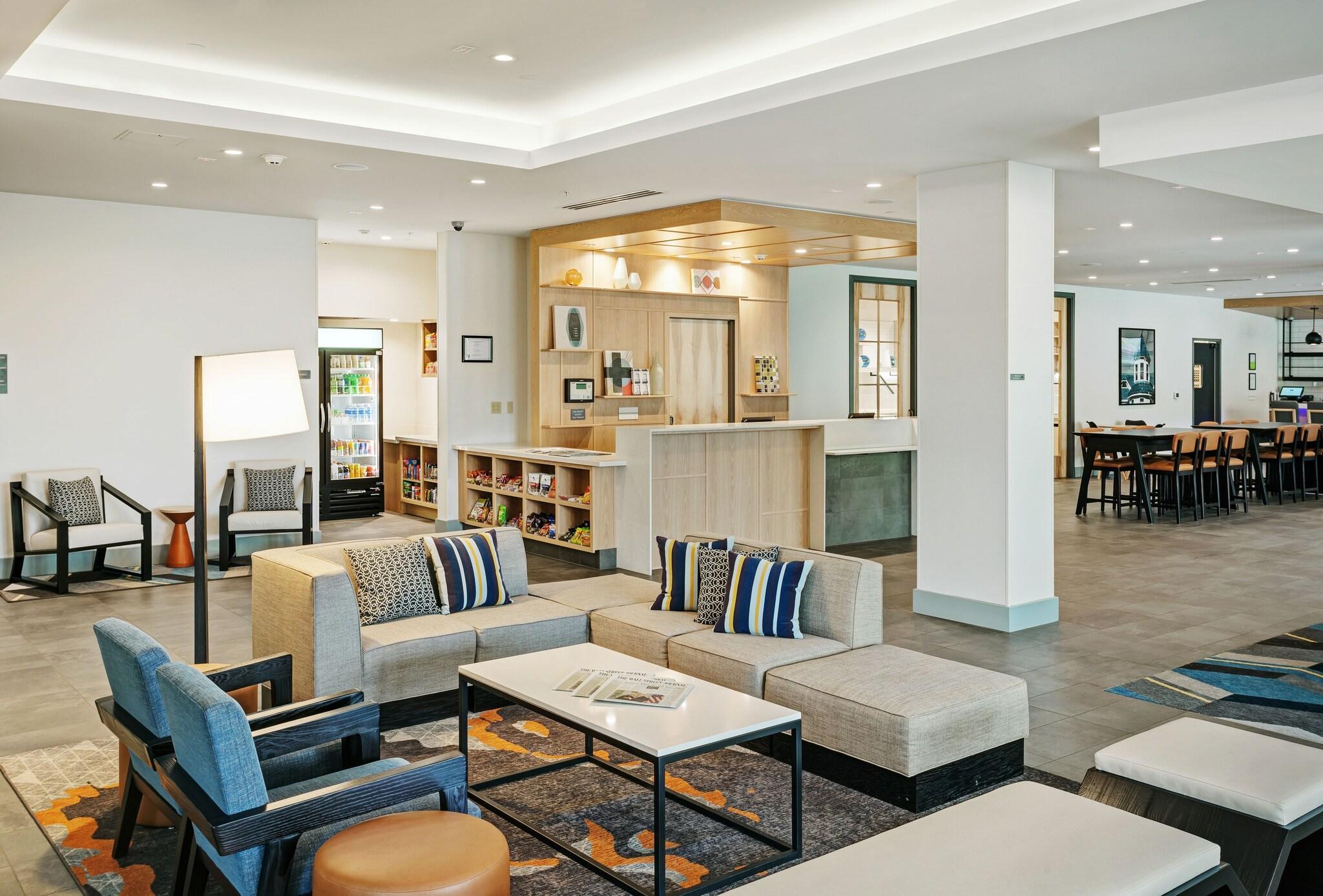 Vista Lobby Hyatt House Anchorage