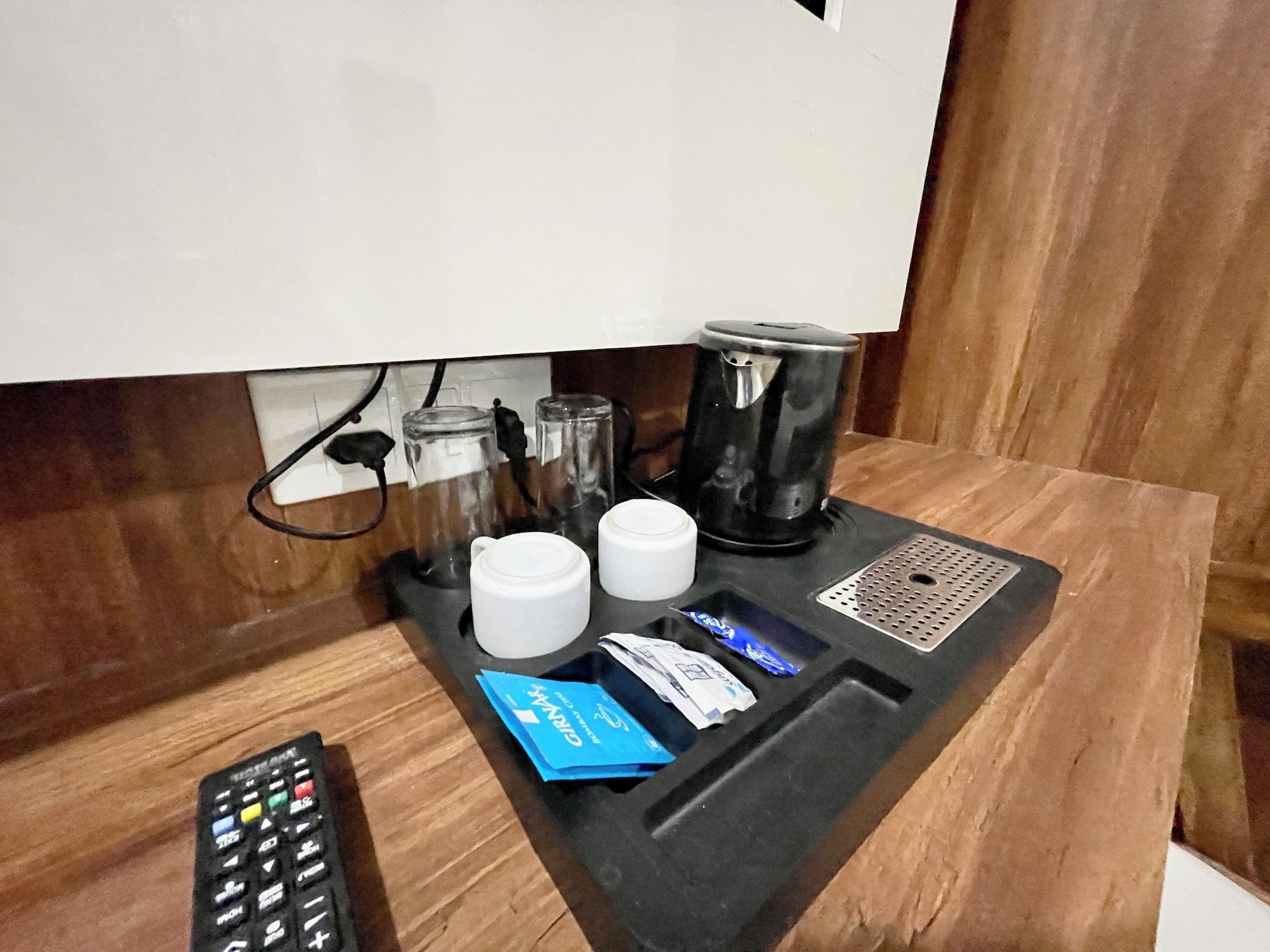 Set de Habitación Hotel SRK - near Temple