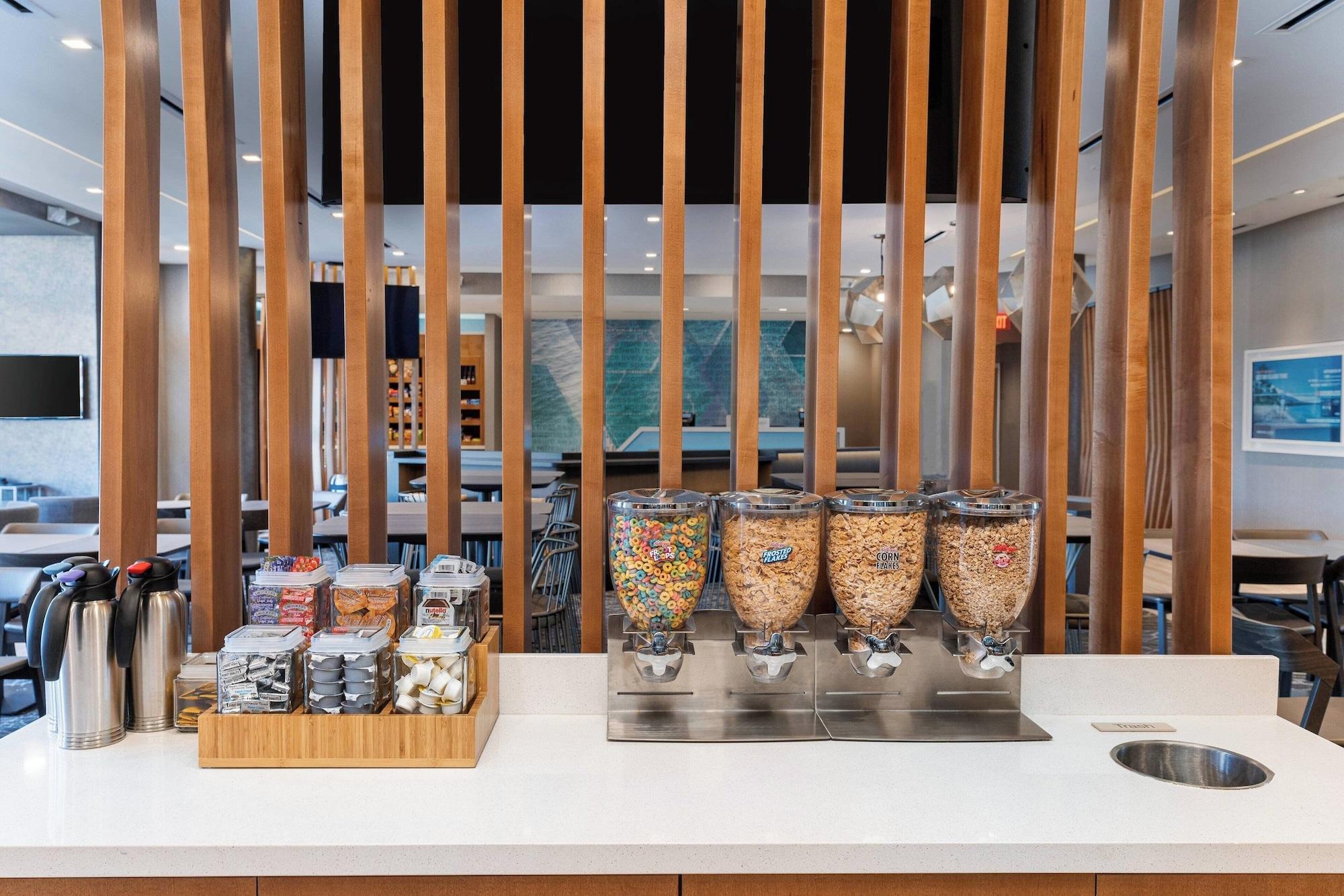 Restaurant SpringHill Suites by Marriott Irvine Lake Forest