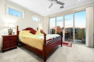 Alquiler Vacacional - StayAU Pakenham Townhouse with Lakeview