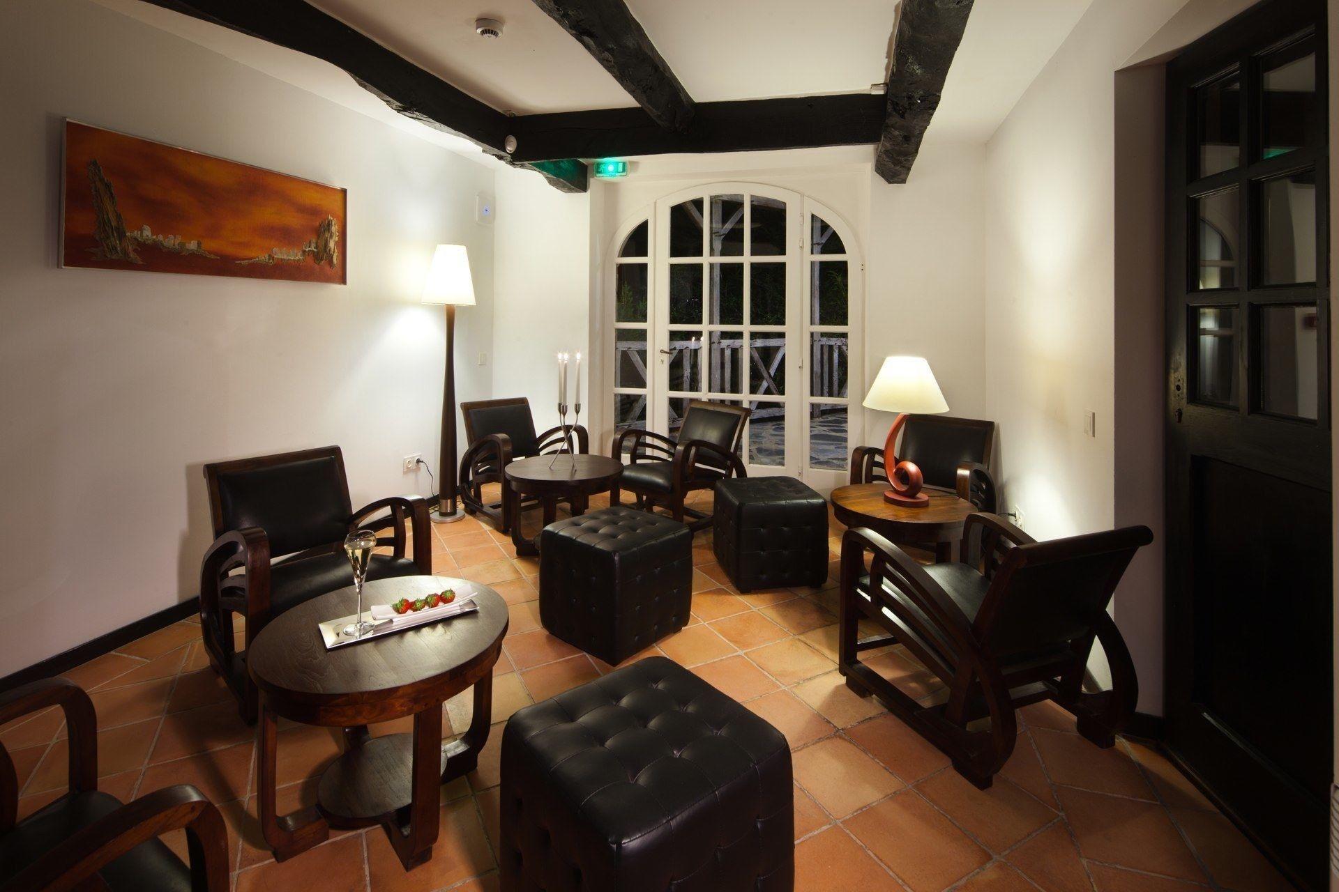 Vista Lobby Château de Longcol