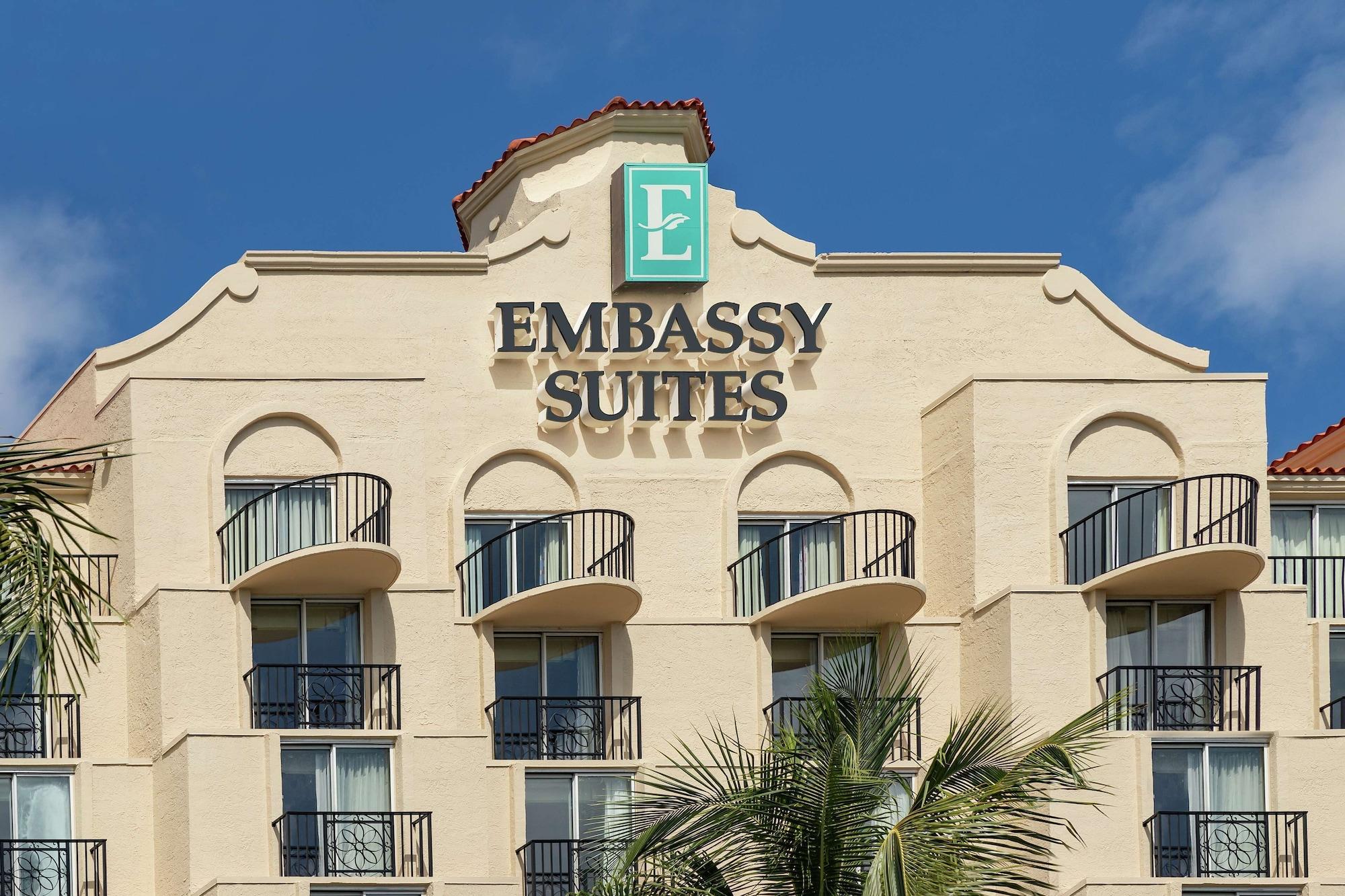 Vista Exterior Embassy Suites by Hilton Miami International Airport