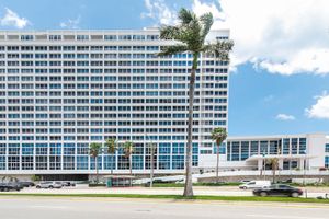 Alojamiento - New Point Miami Beach Apartments