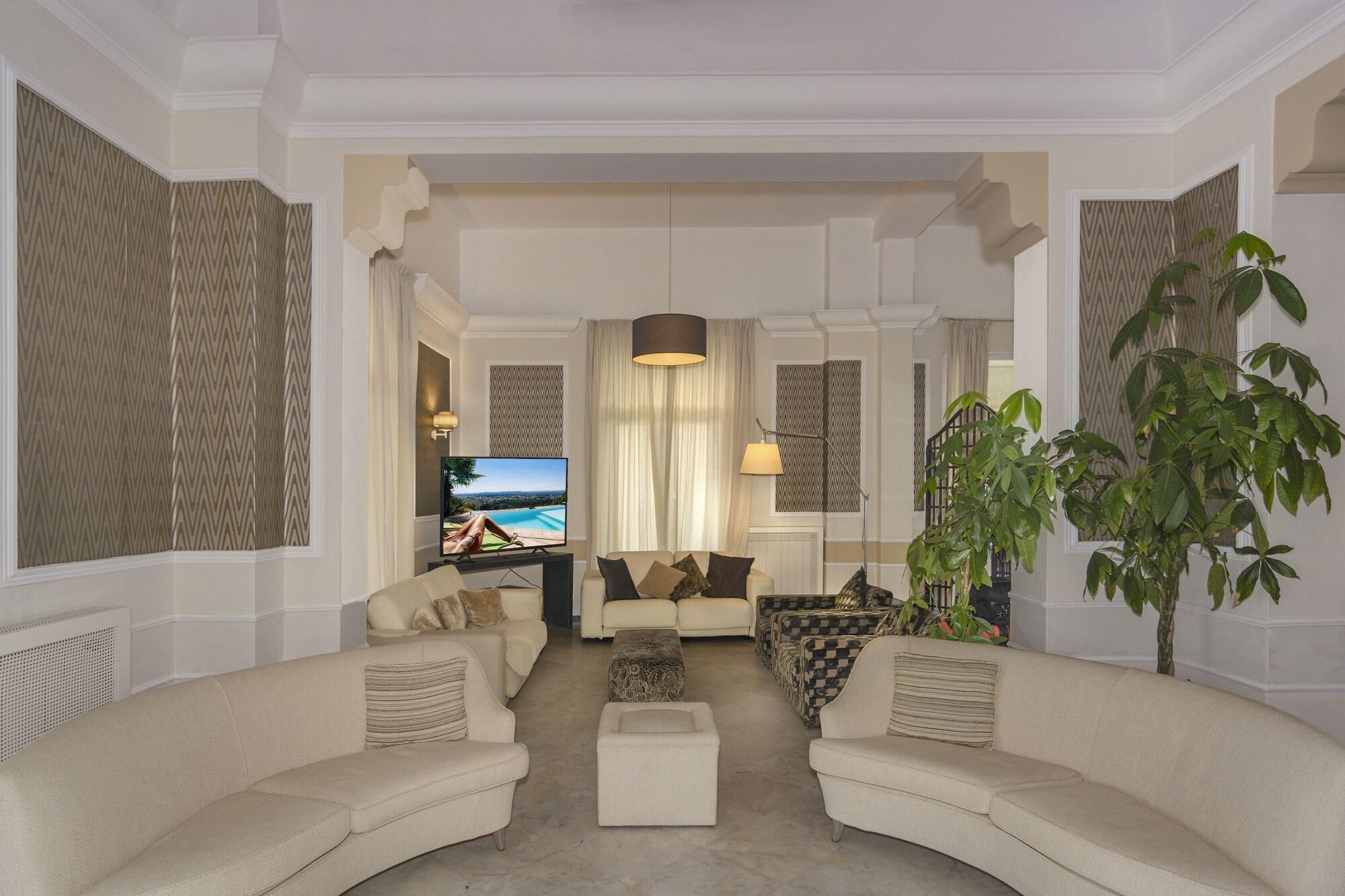 Vista Lobby Hotel La Pace