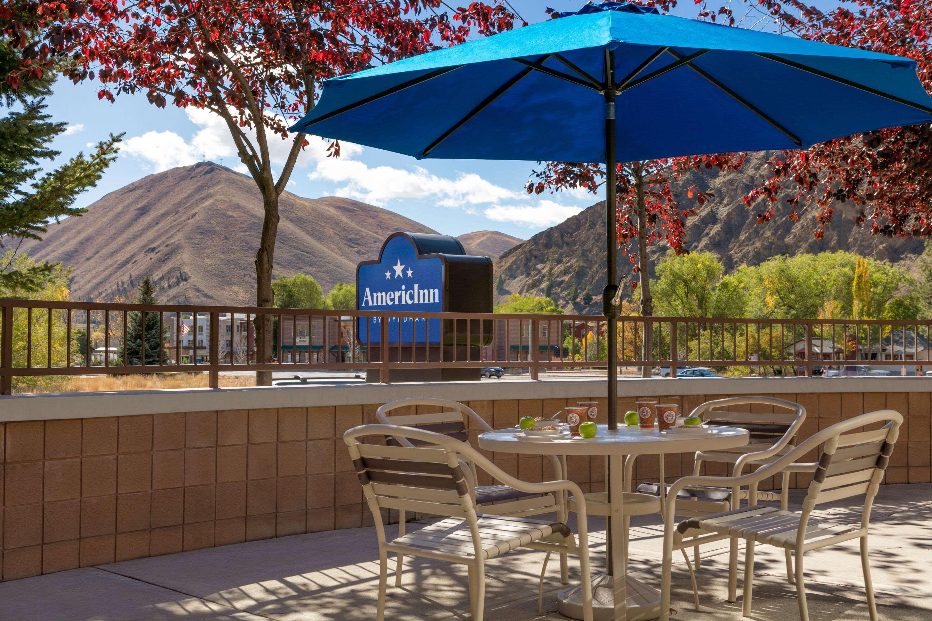 Vista Exterior AmericInn by Wyndham Hailey Sun Valley