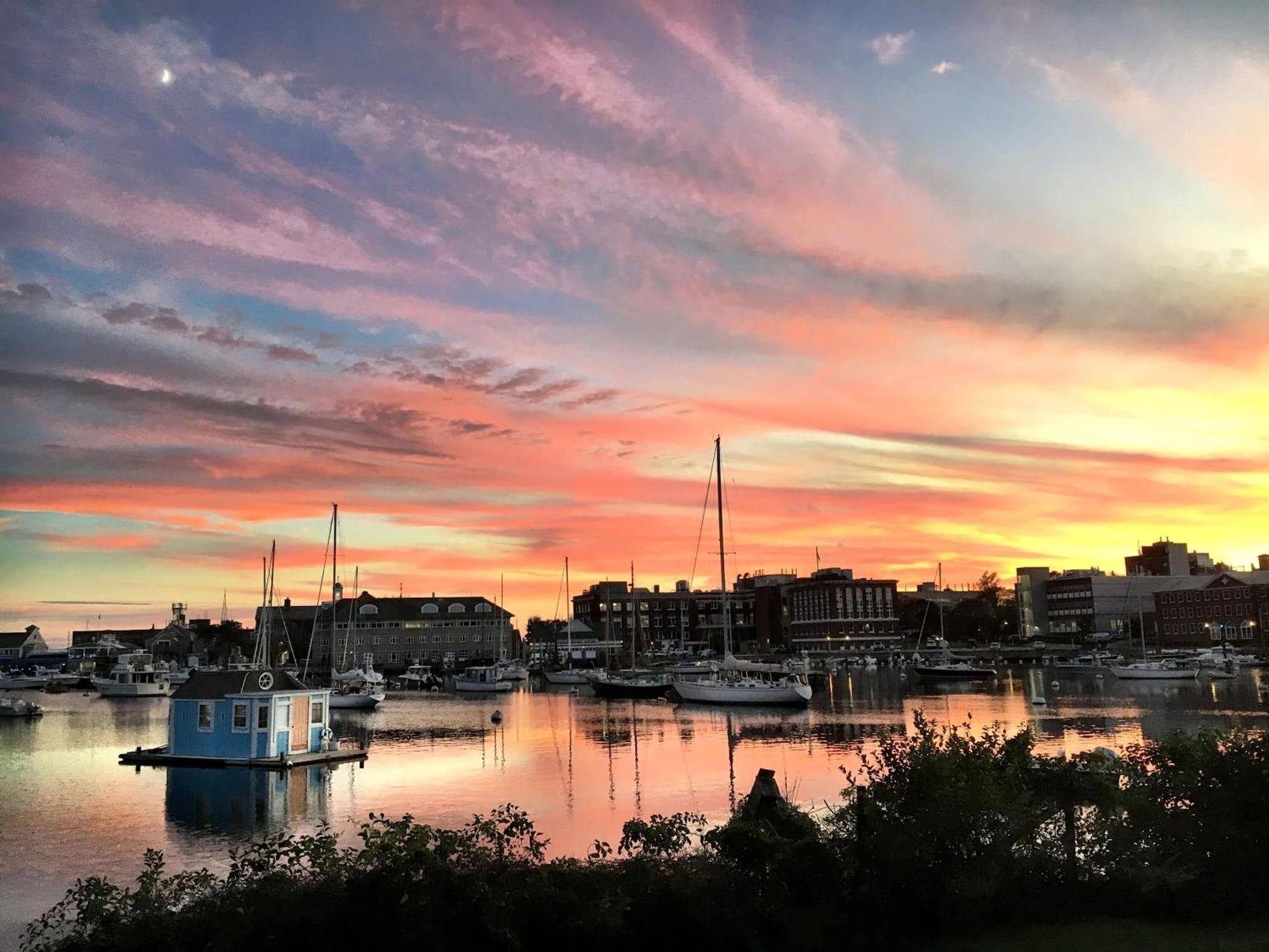 Varios Treehouse Lodge