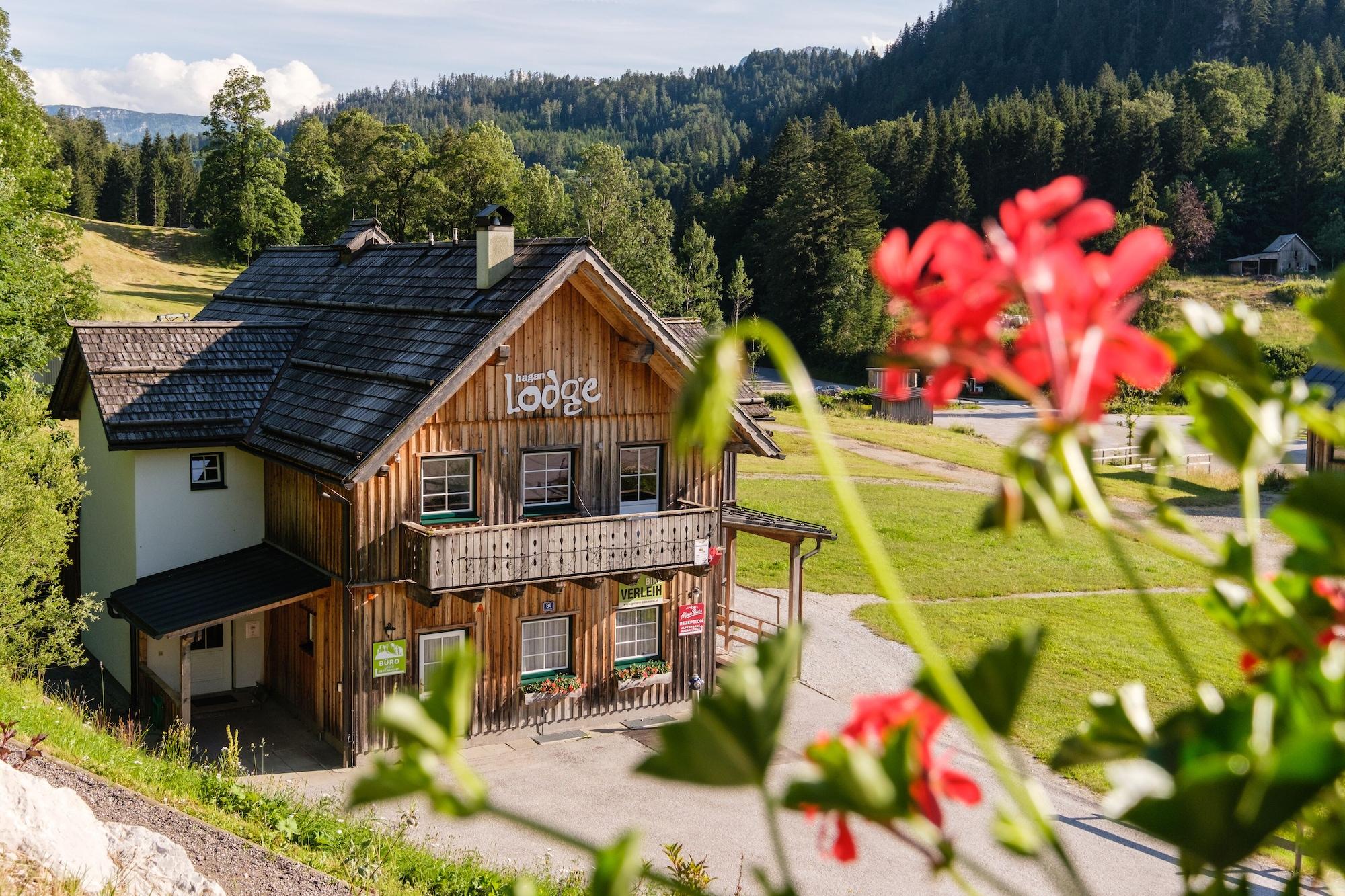 Vista Lobby AlpenParks Hagan Lodge Altaussee