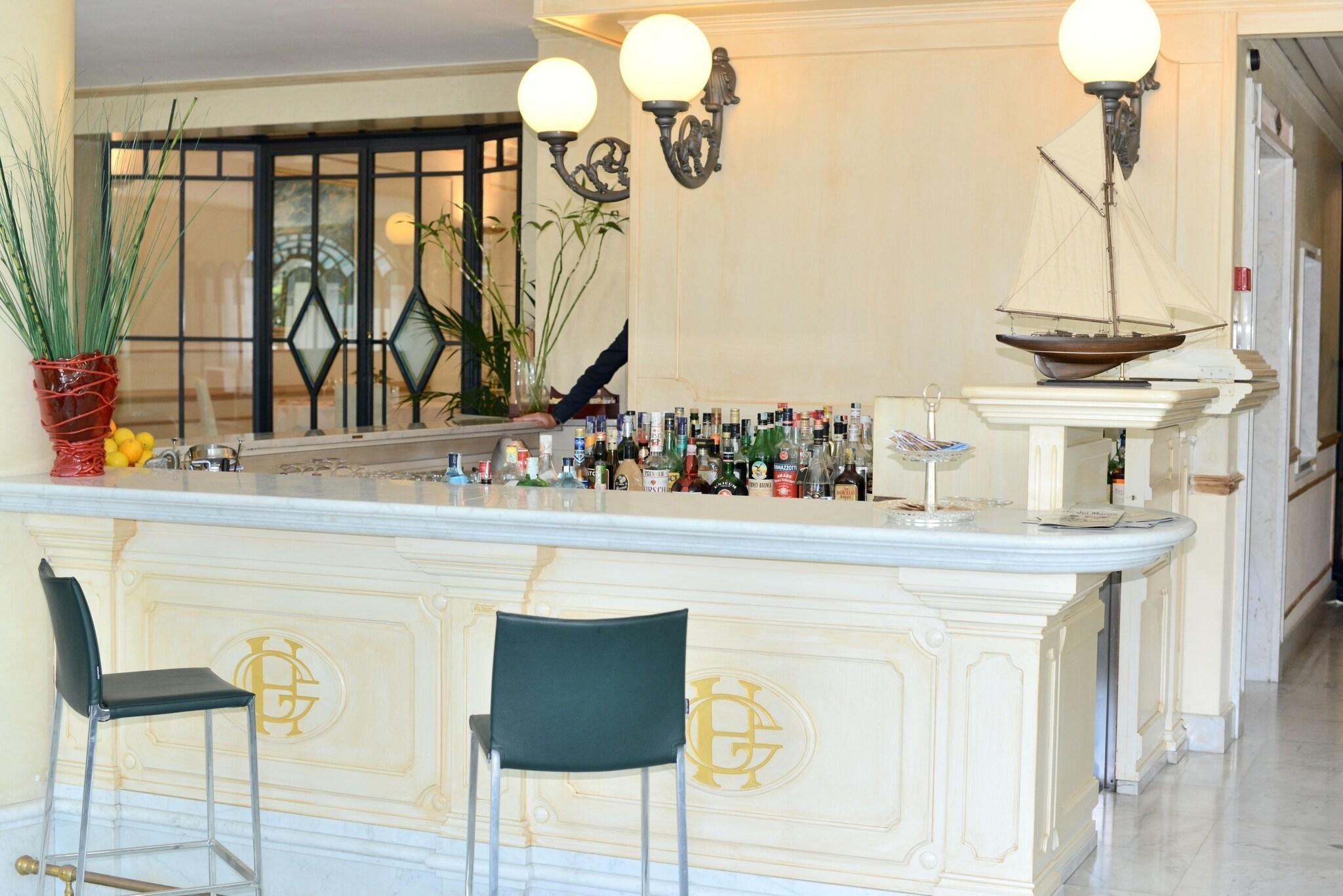 Bar/Salón Hotel Goya