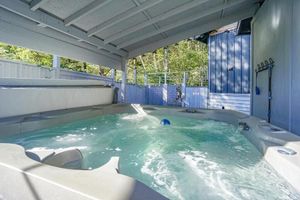 Alquiler Vacacional - LifeSize Dinos 4BR HotTub