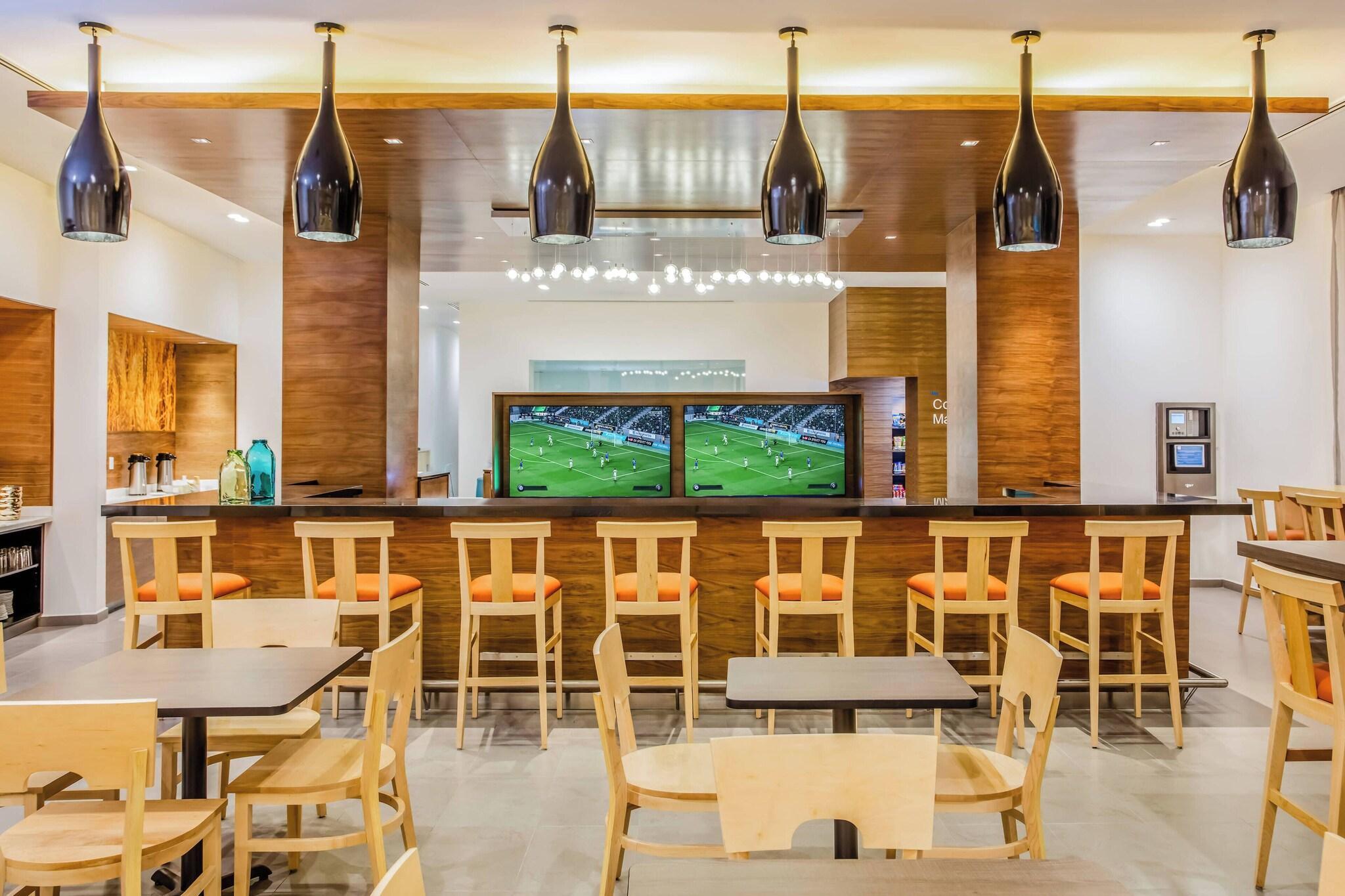 Bar/Salón Fairfield Inn & Suites Queretaro Juriquilla