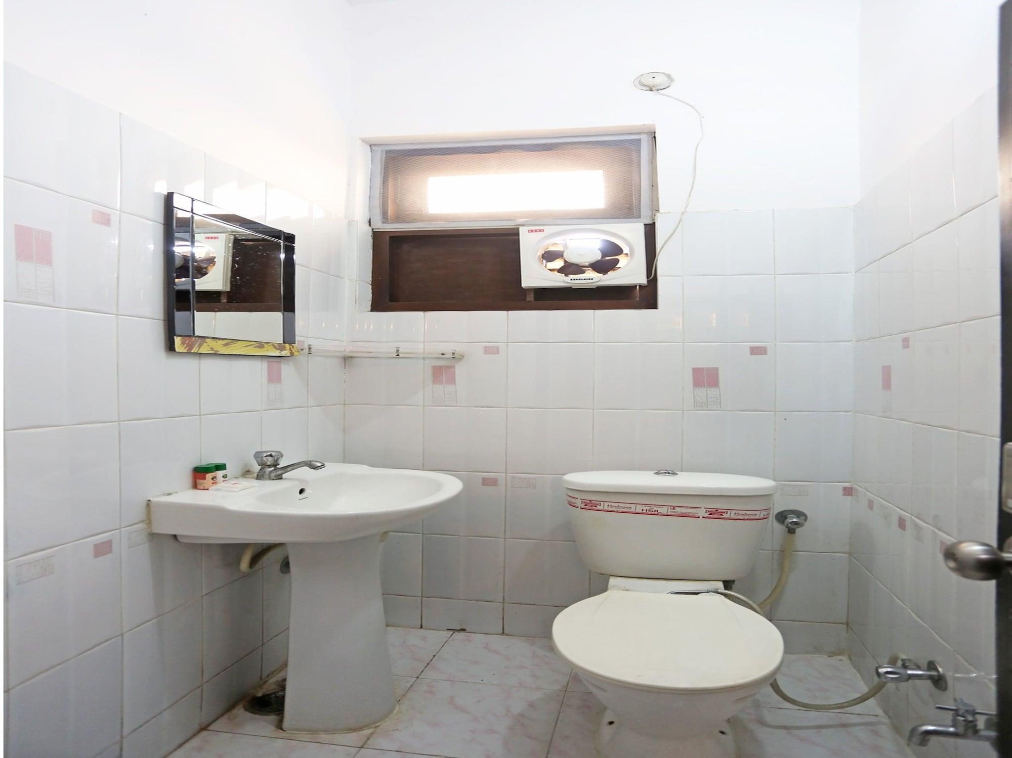 Equipamiento de Habitación OYO 8672 Hotel Friends