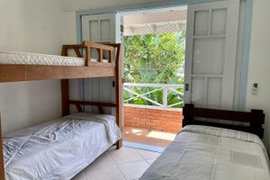 Alquiler Temporario - Casa de Condomínio de Frente para a Praia
