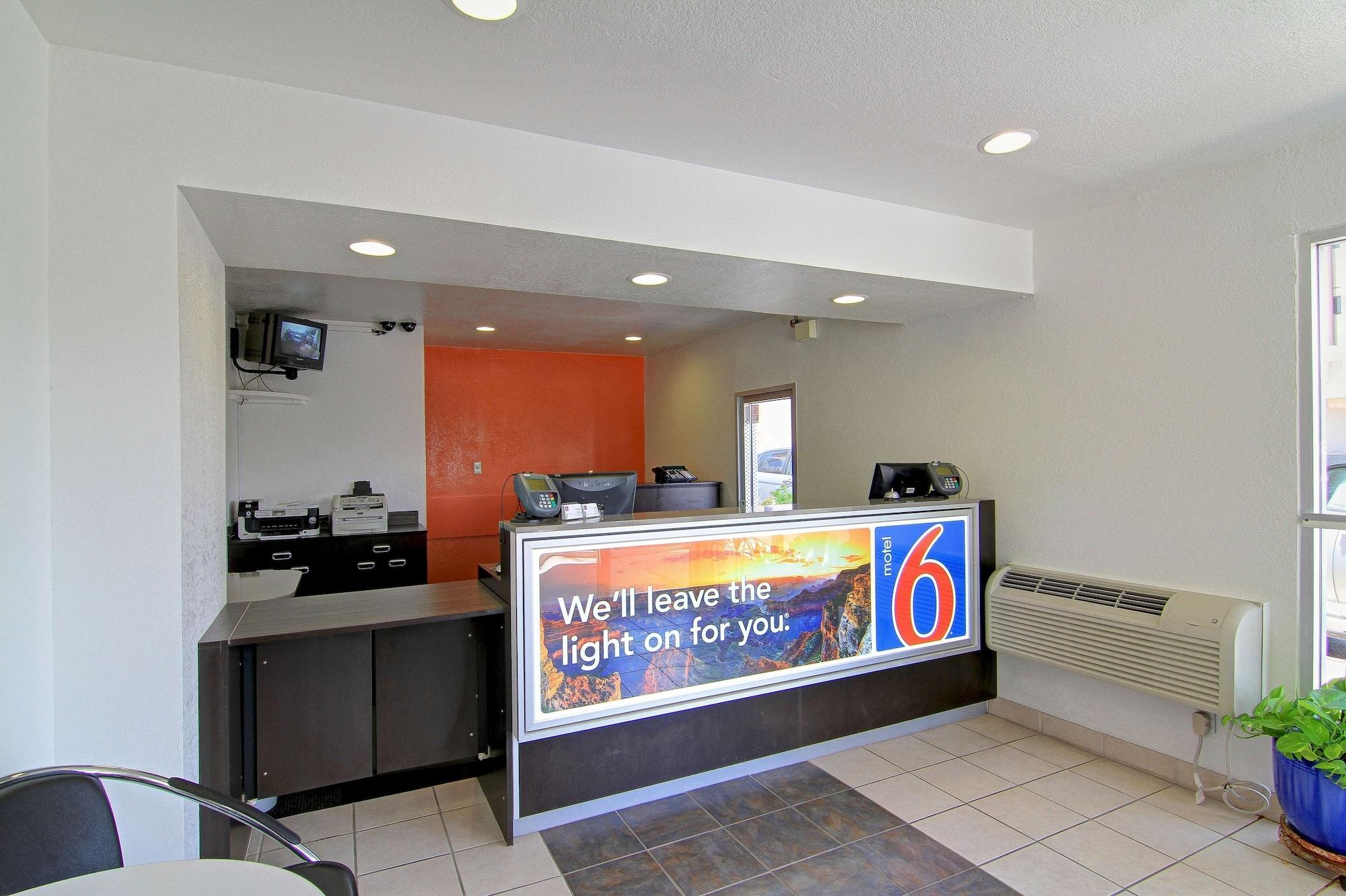 Vista Lobby Motel 6 Old town Scottsdale/Fashion Square