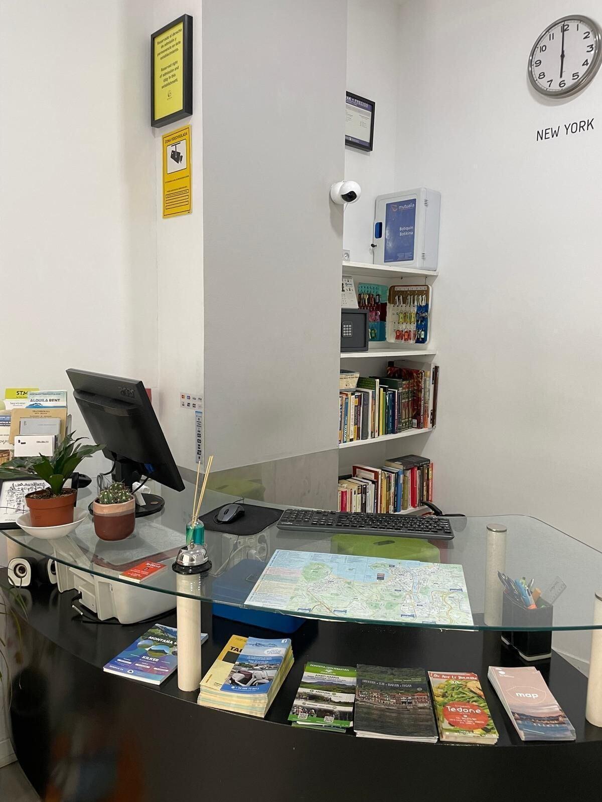 Vista Lobby Downtown River Hostel