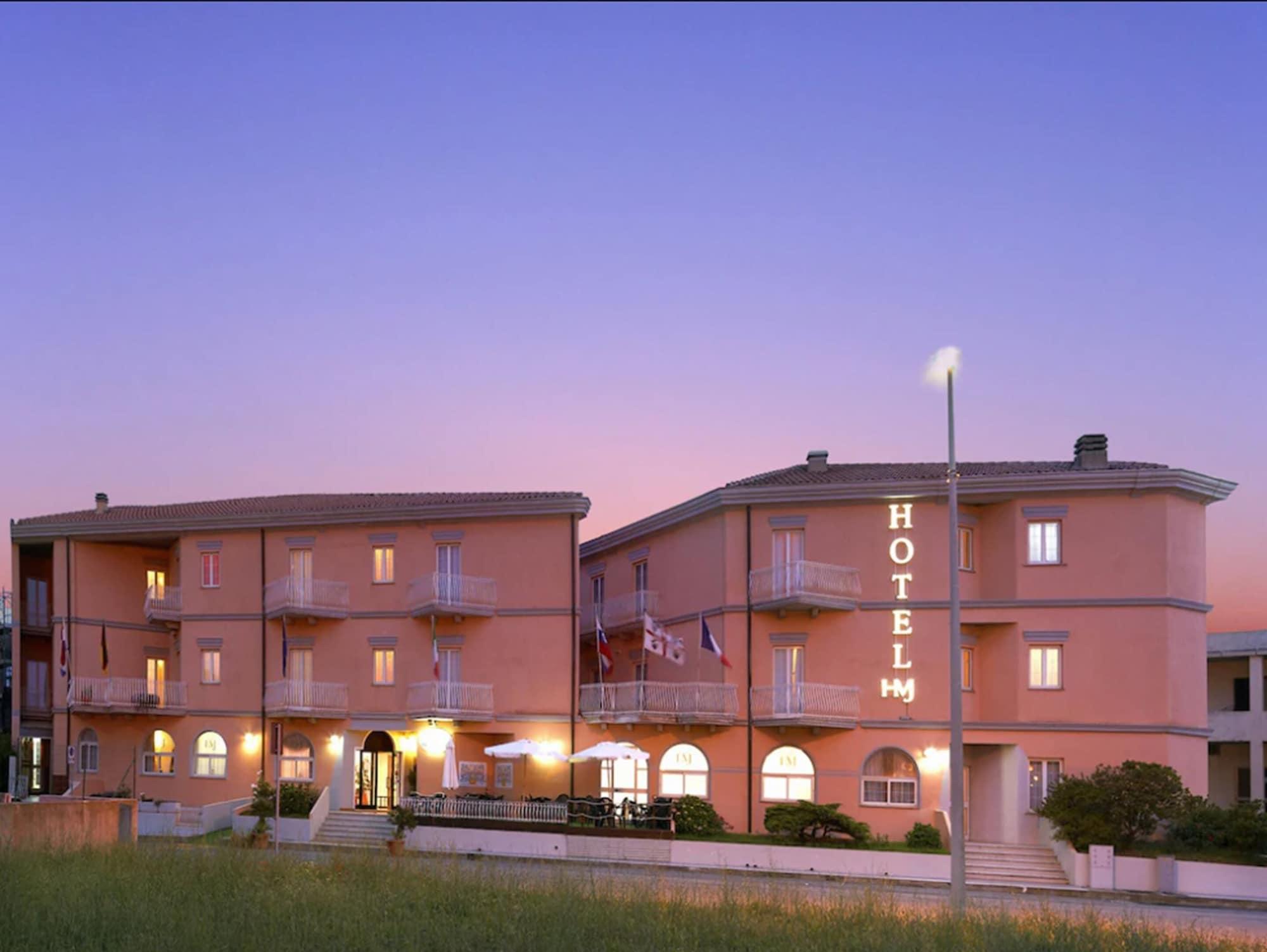 Vista Exterior Hotel Majore