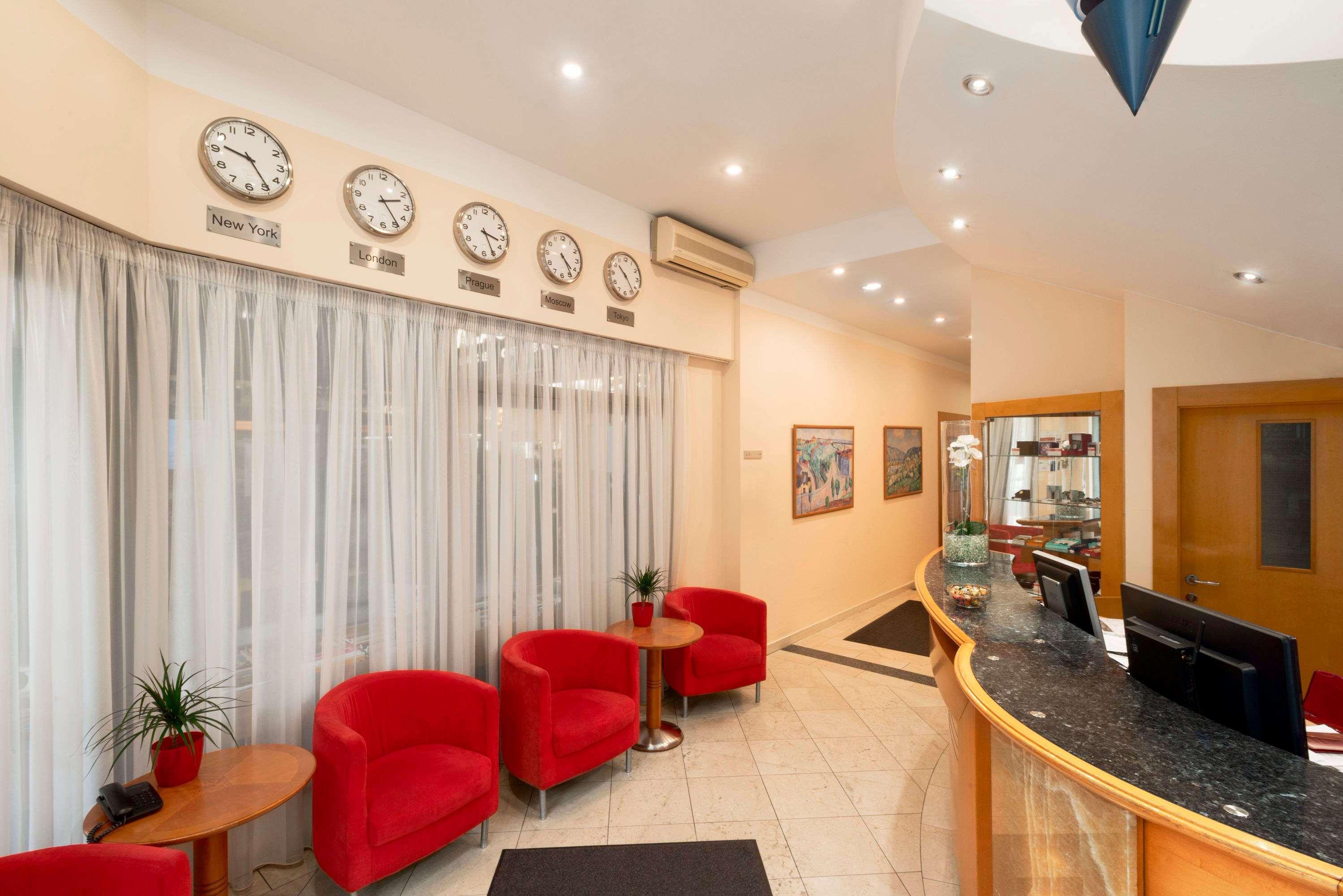 Vista Lobby Ramada by Wyndham Prague City Centre