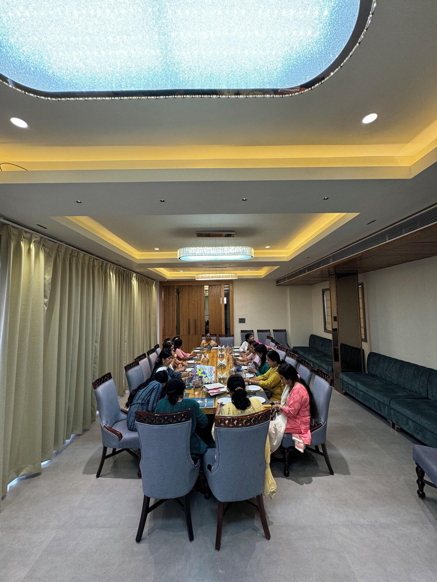 Restaurant Hotel Aditya Grand - Bhopal