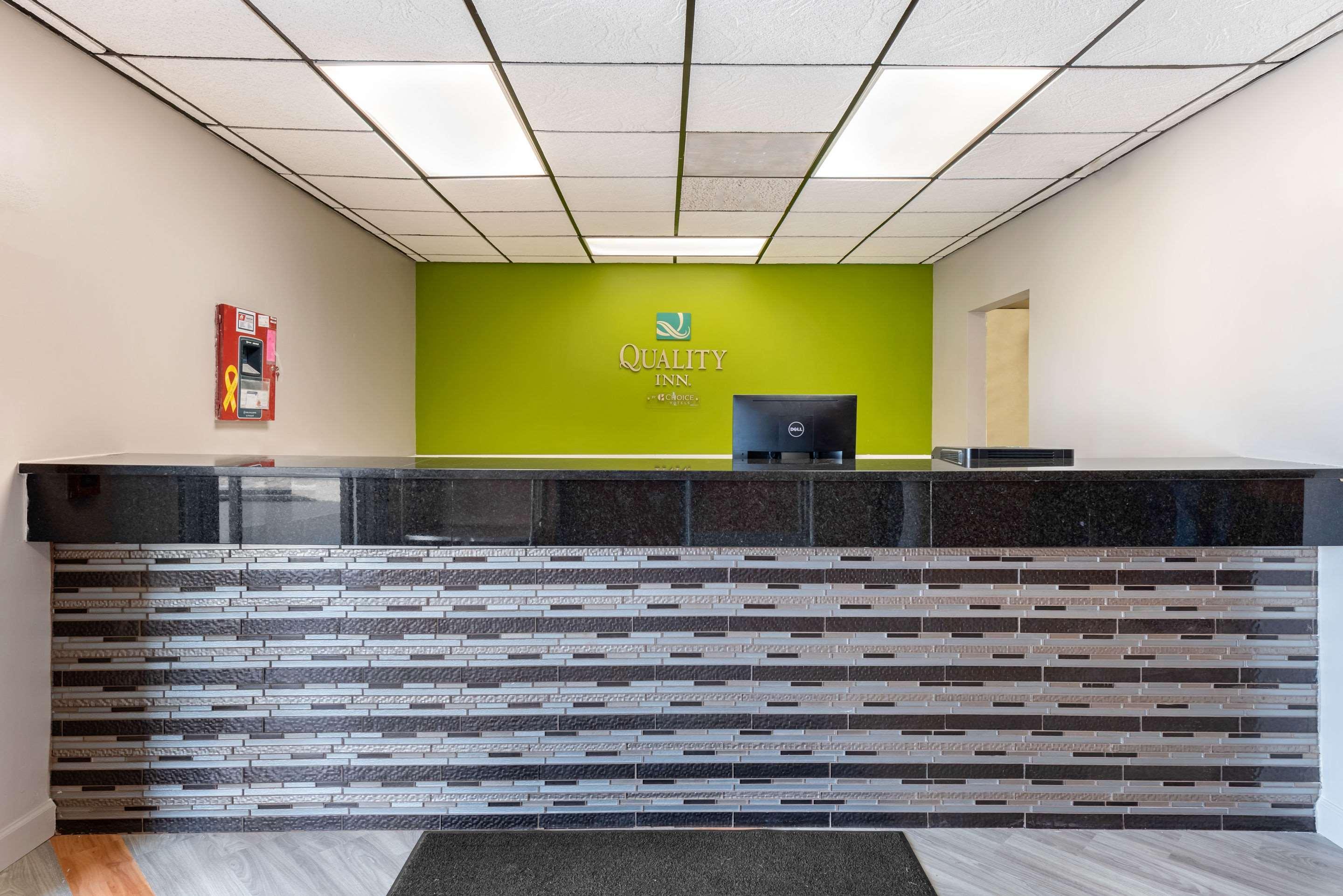 Vista Lobby Quality Inn Fairborn Area