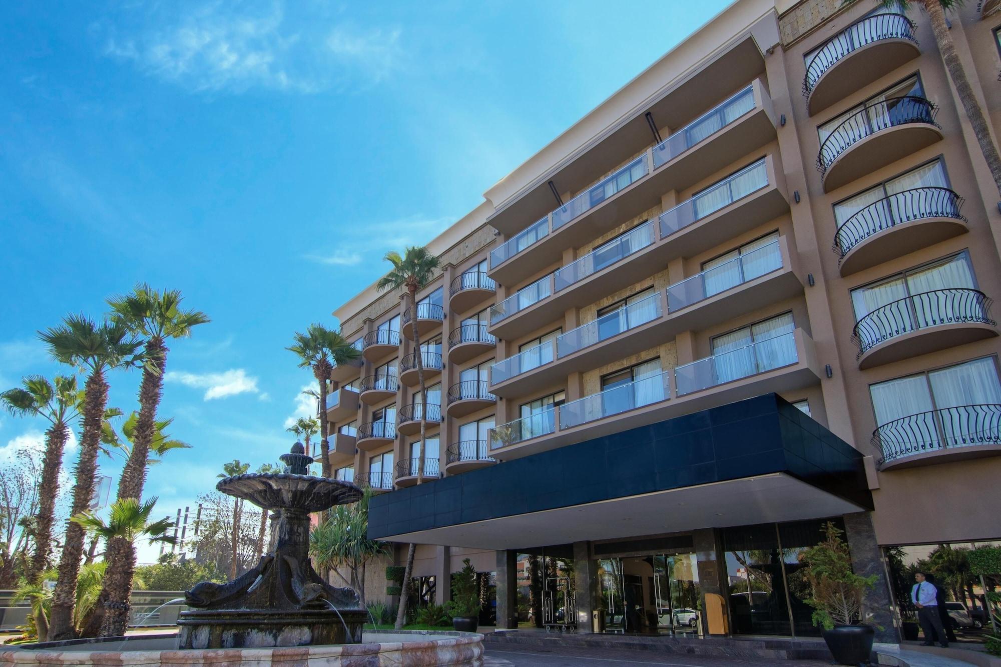 Vista Exterior Hotel Lucerna Tijuana