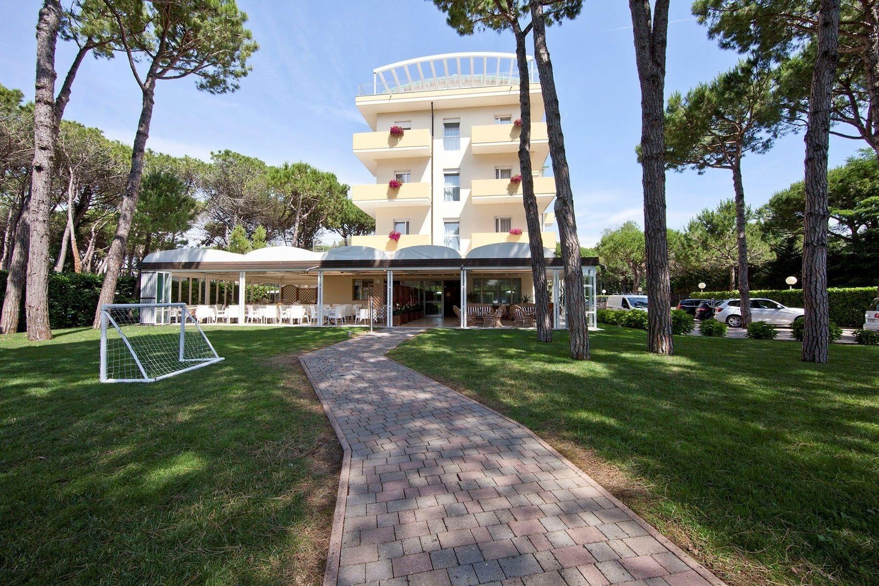 Vista Exterior Aparthotel la Pineta
