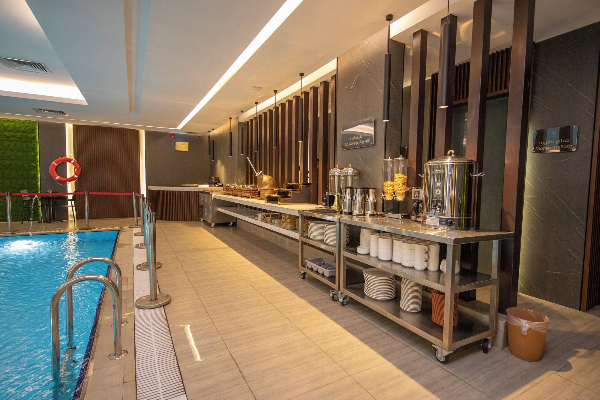 Restaurant Luxury Night Hotel