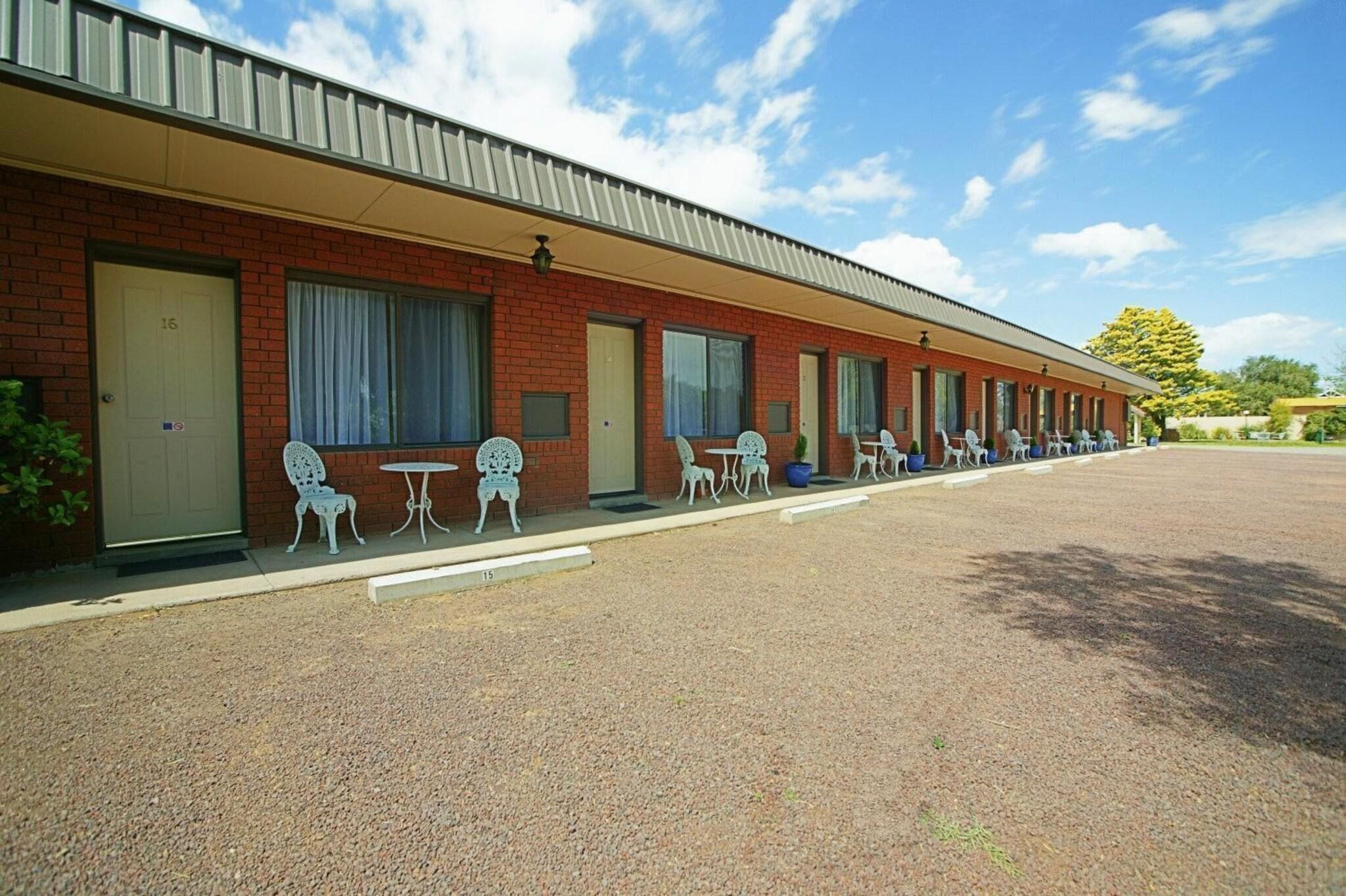 Vista Exterior Nicholas Royal Motel