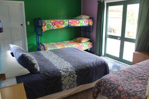 Alquiler Vacacional - Quintessential Family Bach at Mahanga Beach