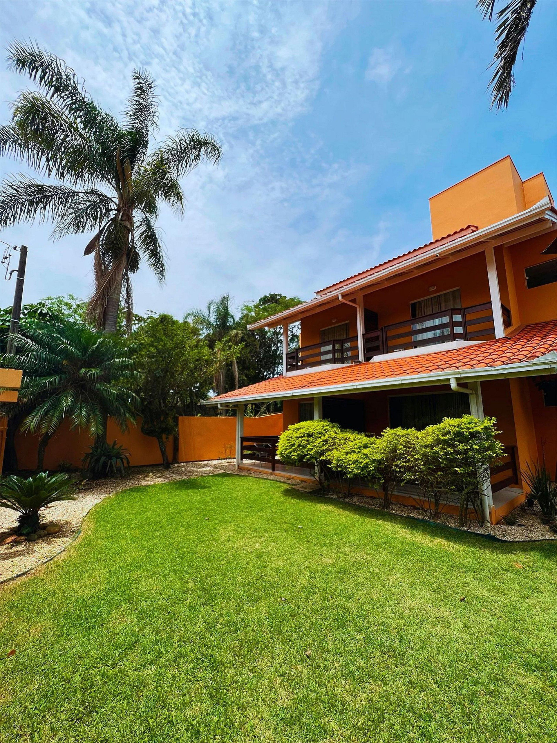 Vista Piscina Pousada Bernúncia - Com café da Manhã, próximo a Praia Grande