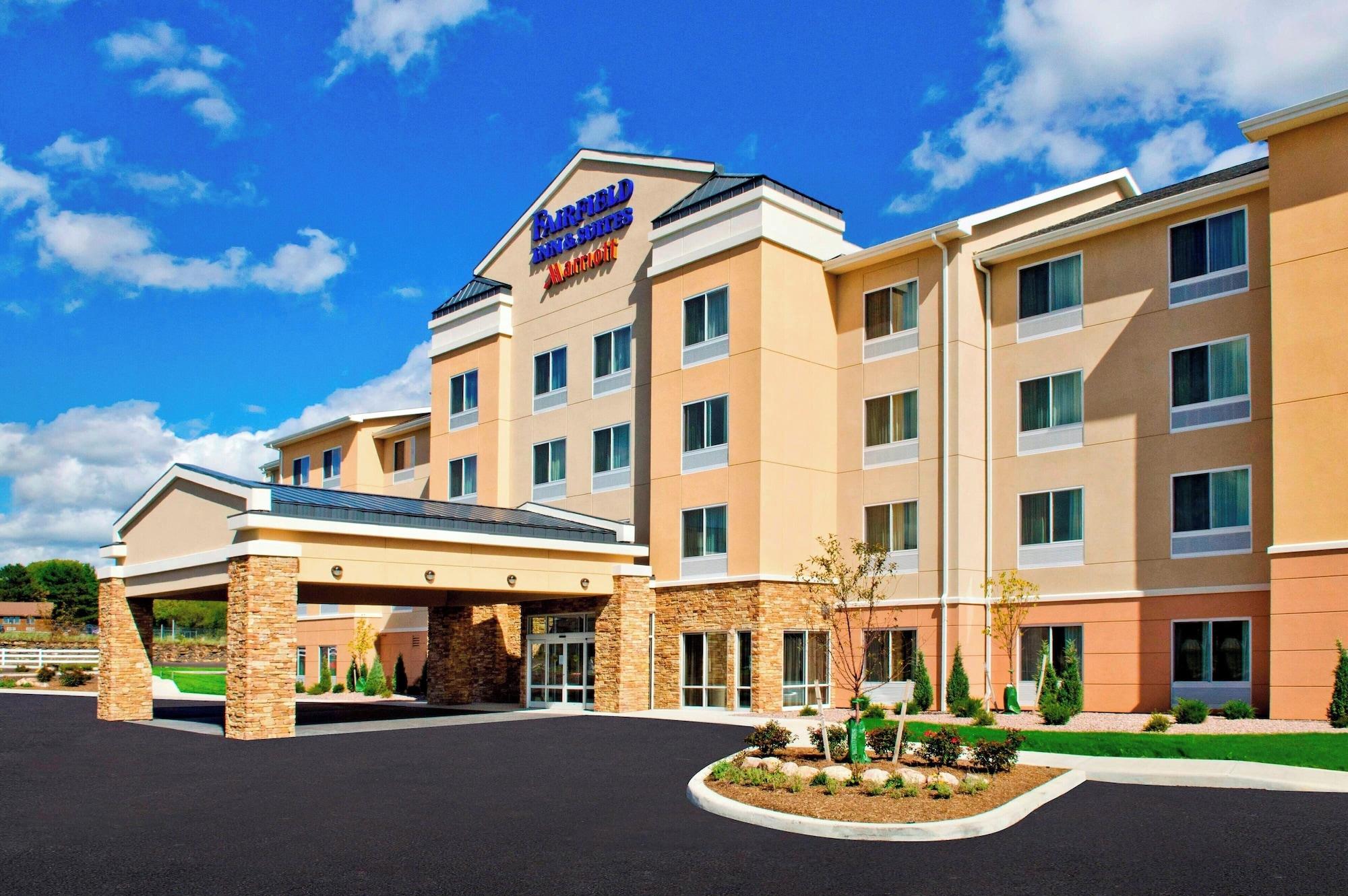 Vista Exterior Fairfield Inn & Suites Watertown Thousand Islands