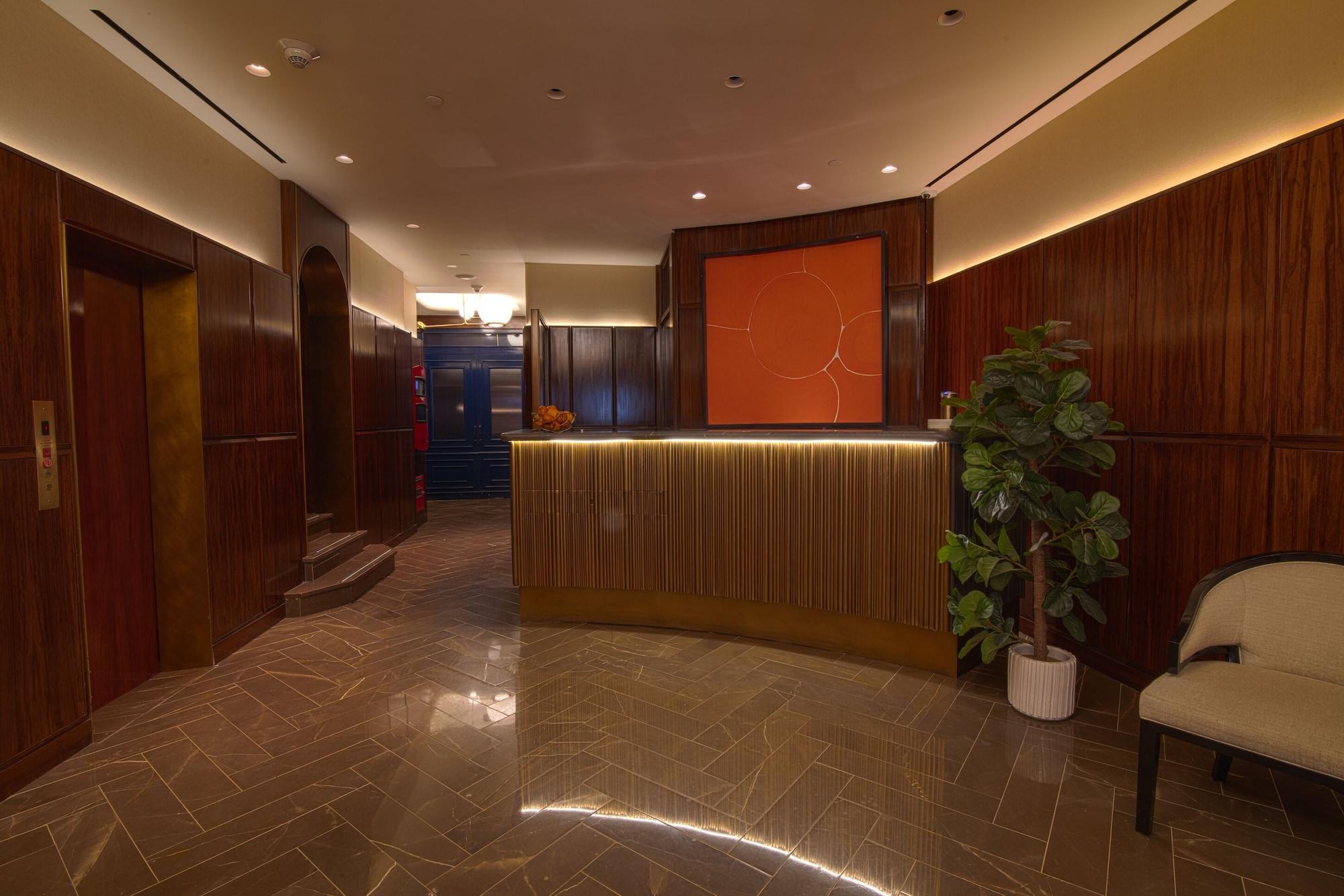 Vista Lobby The Iroquois New York