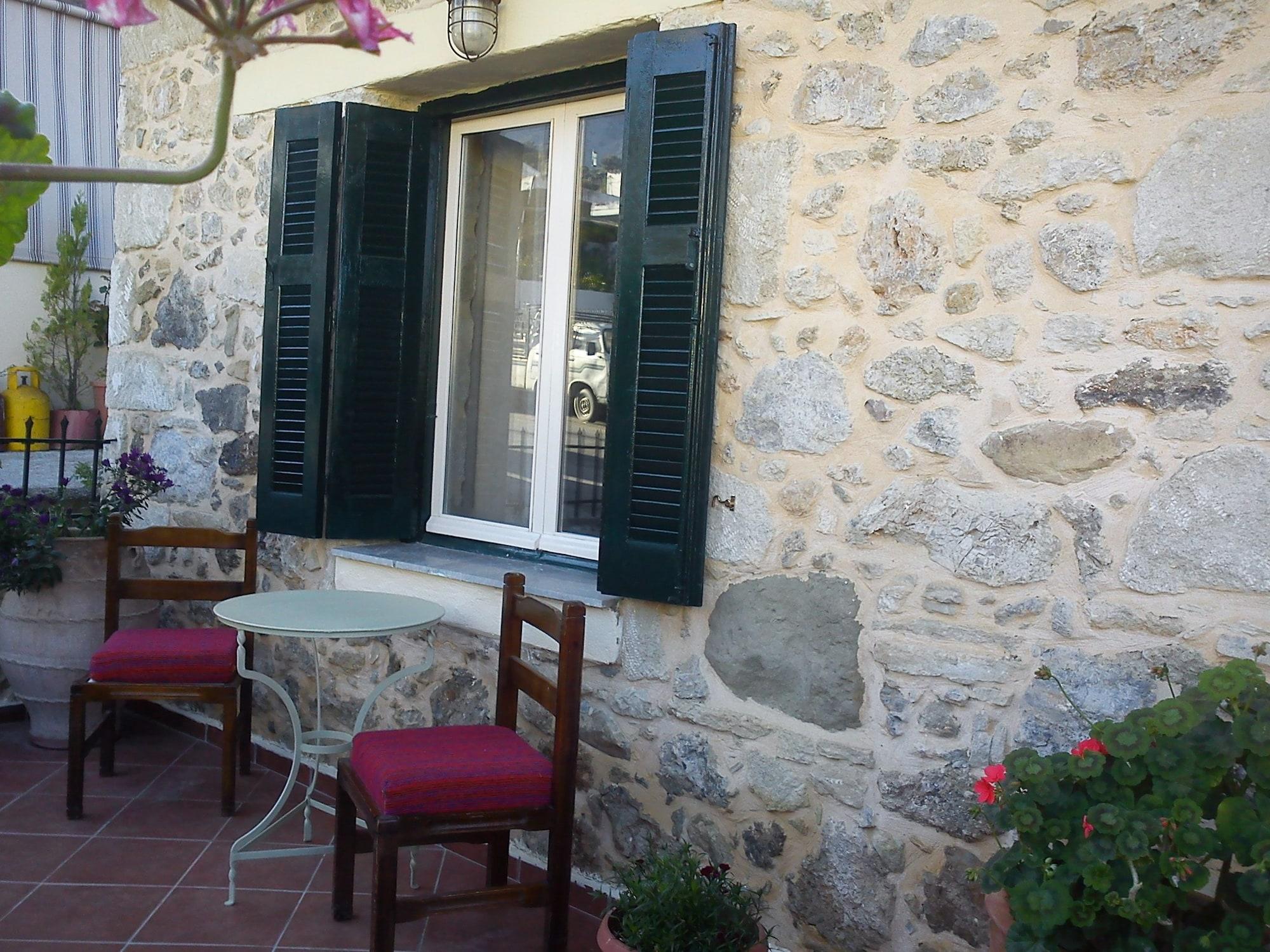 Vista Exterior Hariklia Rent Rooms