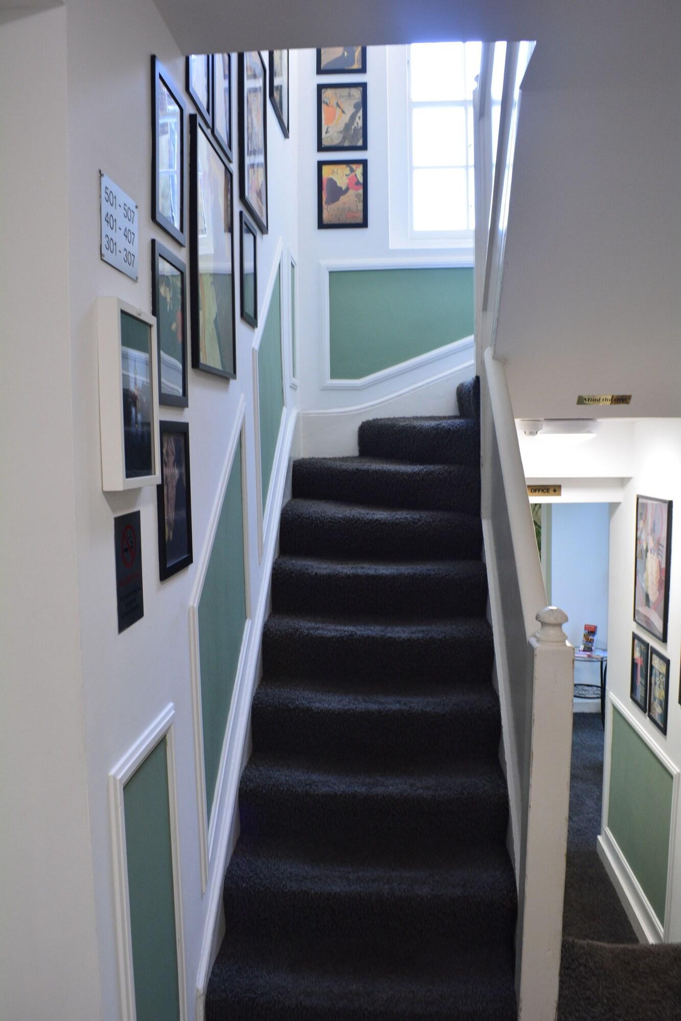 Varios Studios 2 Let North Gower