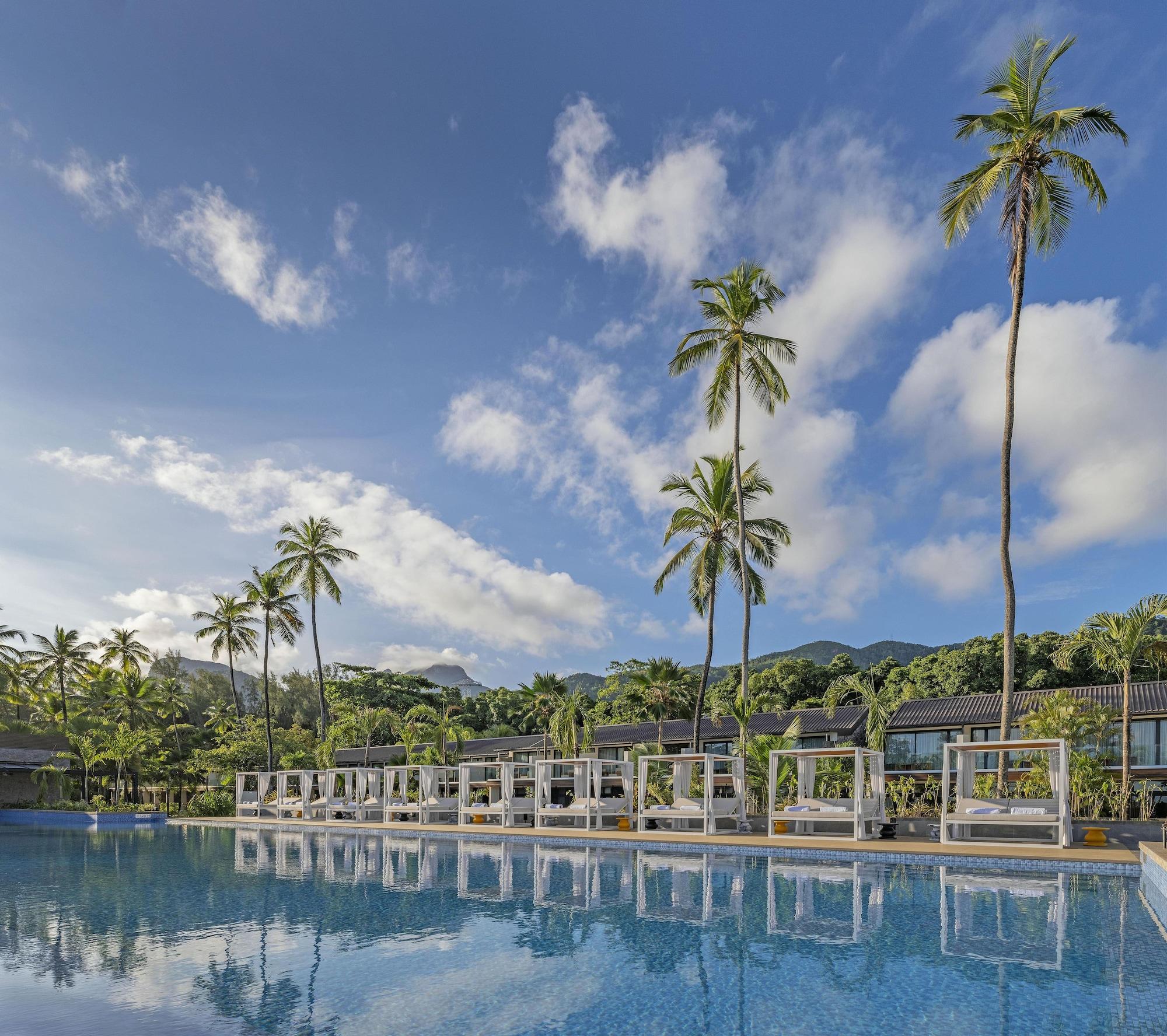 Vista Piscina Avani Plus Barbarons Seychelles Resort