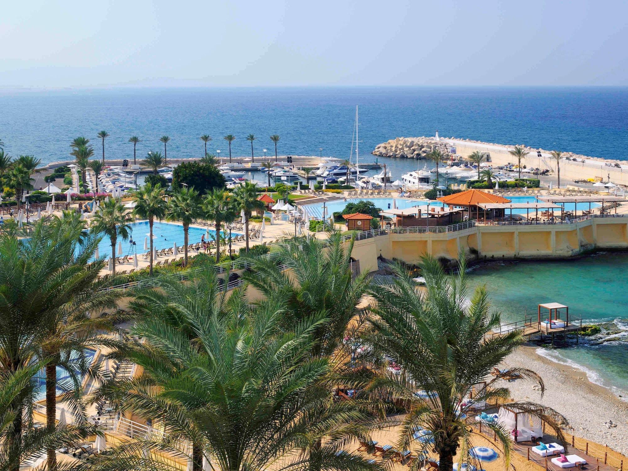Vista Exterior Mövenpick Hotel Beirut