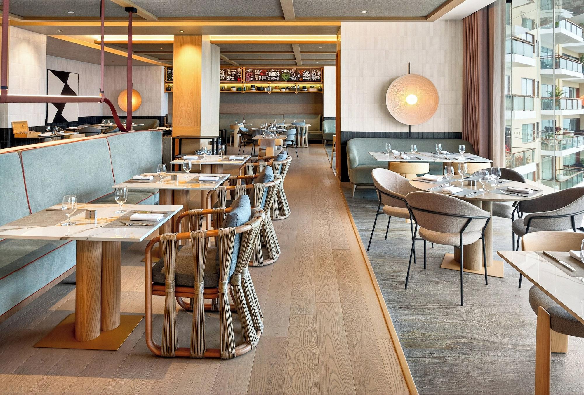 Restaurant Hotel Indigo Lima Miraflores by IHG