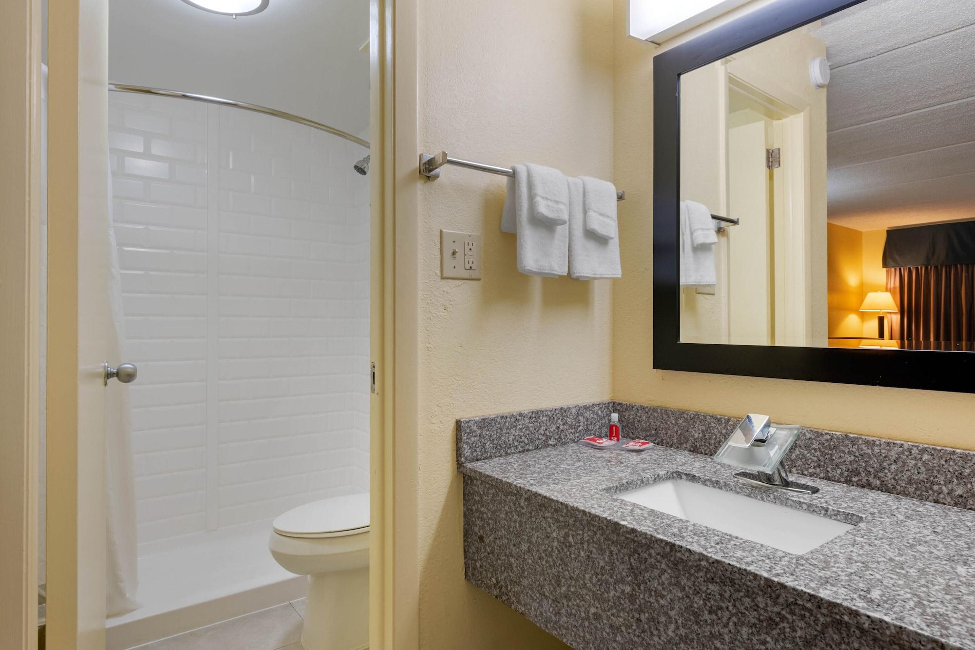 Equipamiento de Habitación SureStay by Best Western Jacksonville Airport