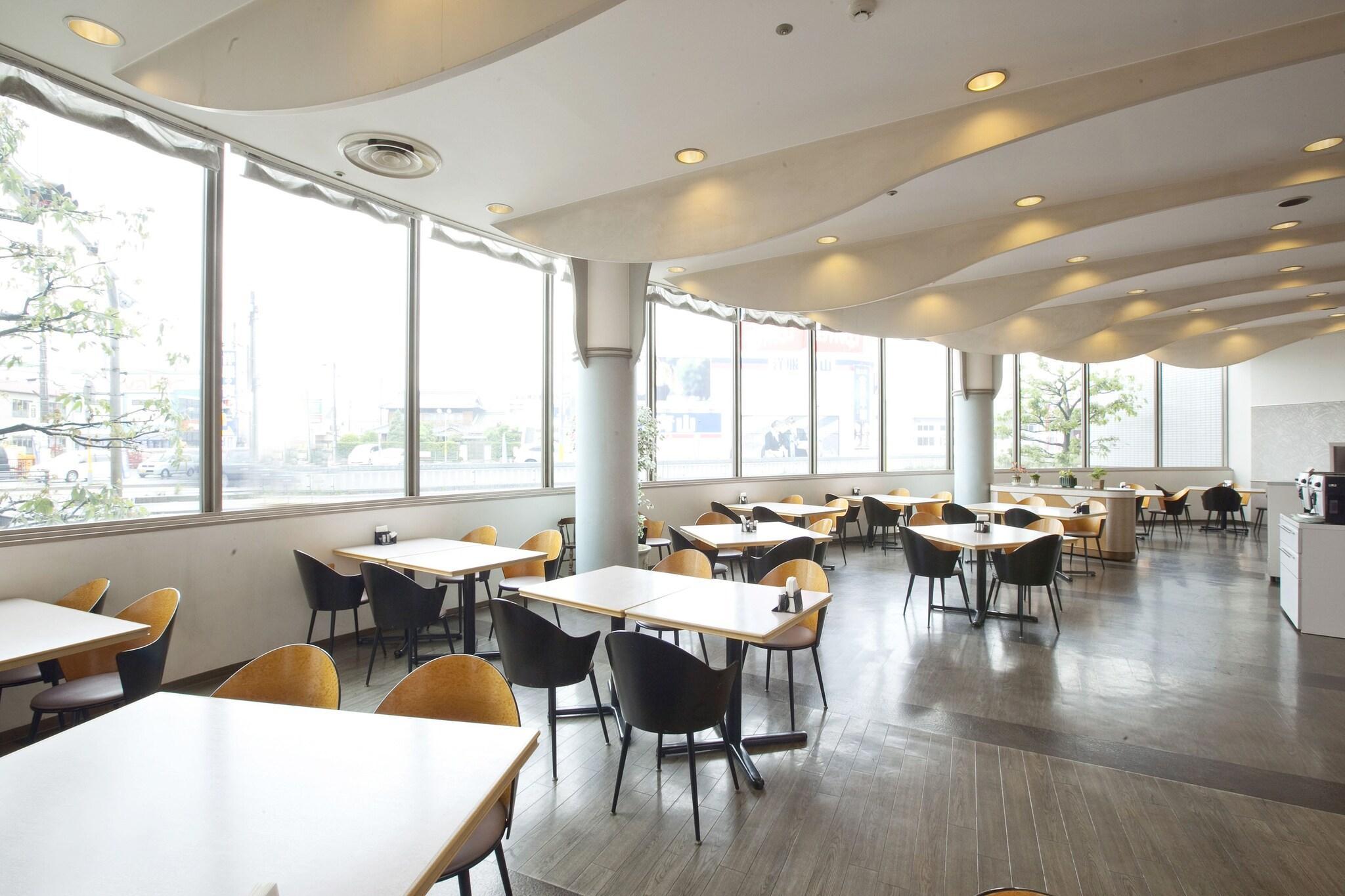 Restaurant Oustat International Hotel Tajimi