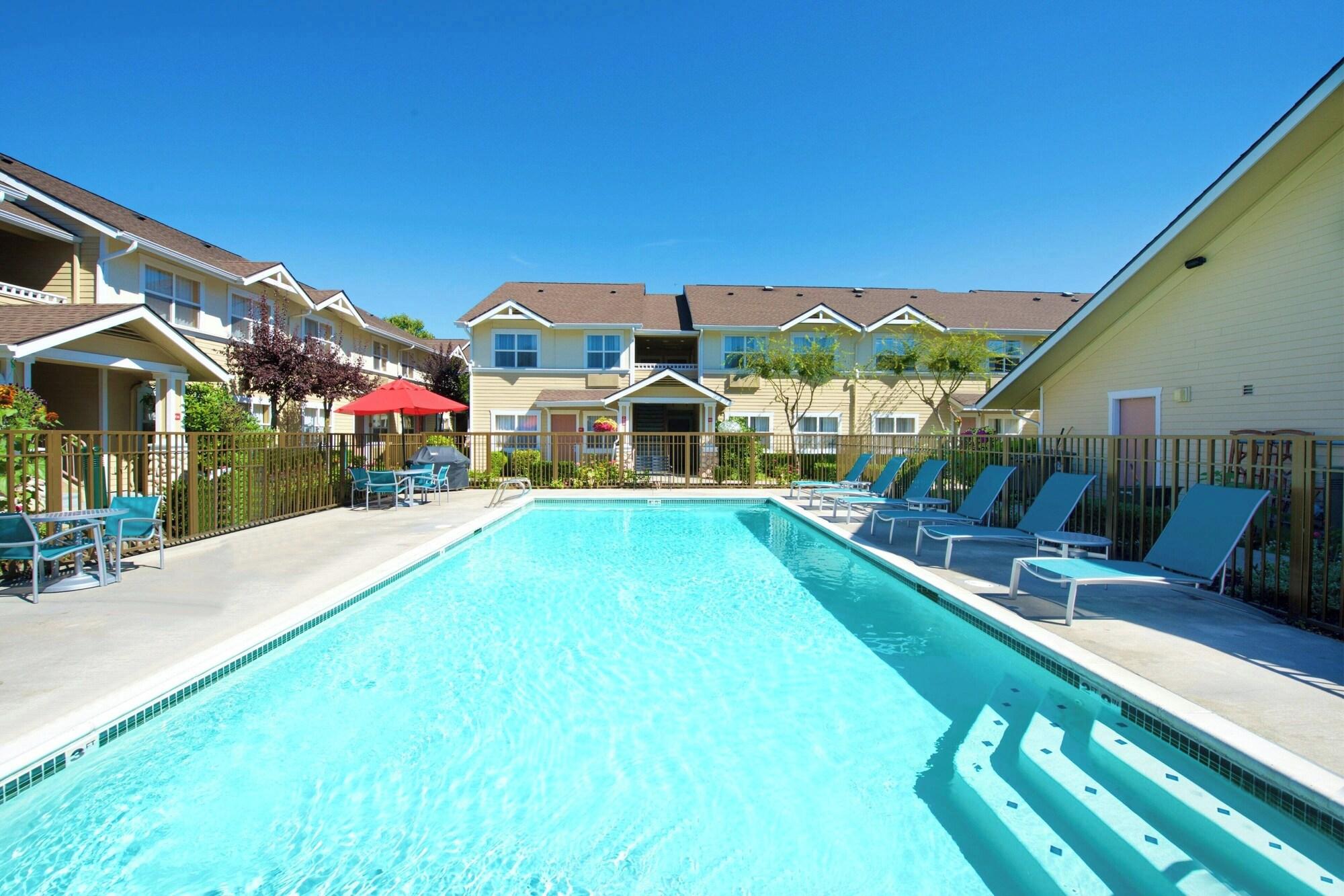 Vista Piscina Towneplace Suites By Marriott Seattle Southcenter